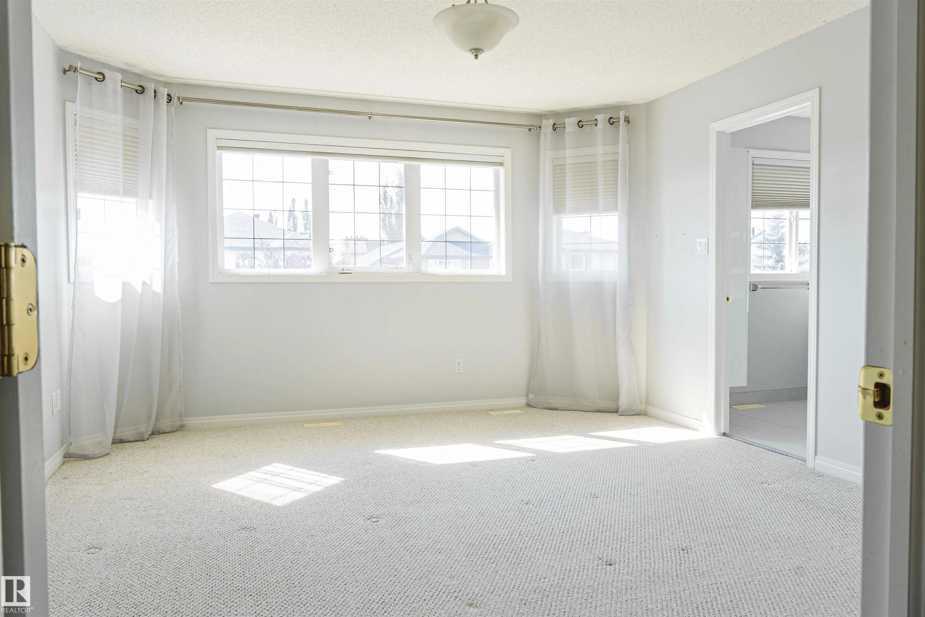 536 LEGER Way