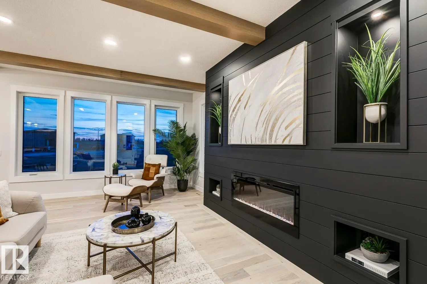 128 JENNIFER Crescent