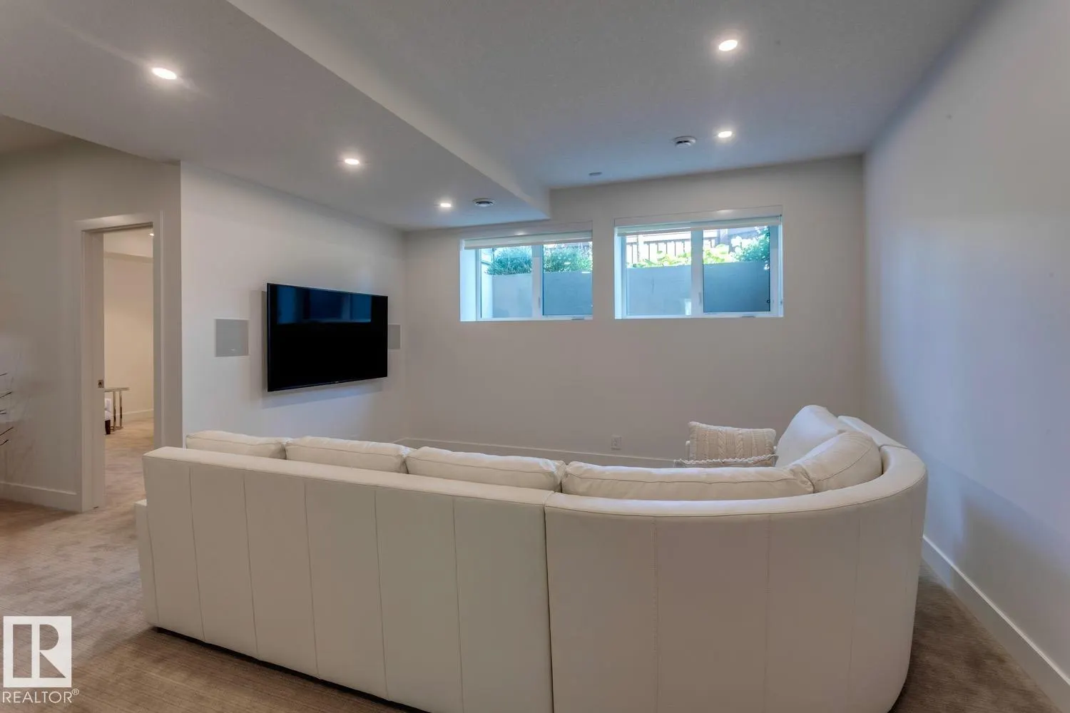 682 HOWATT Drive