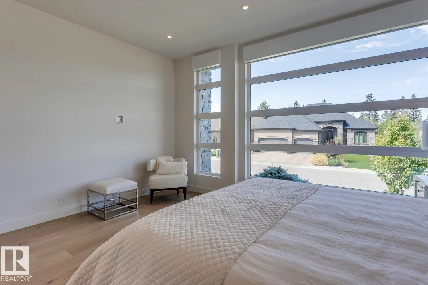 682 HOWATT Drive
