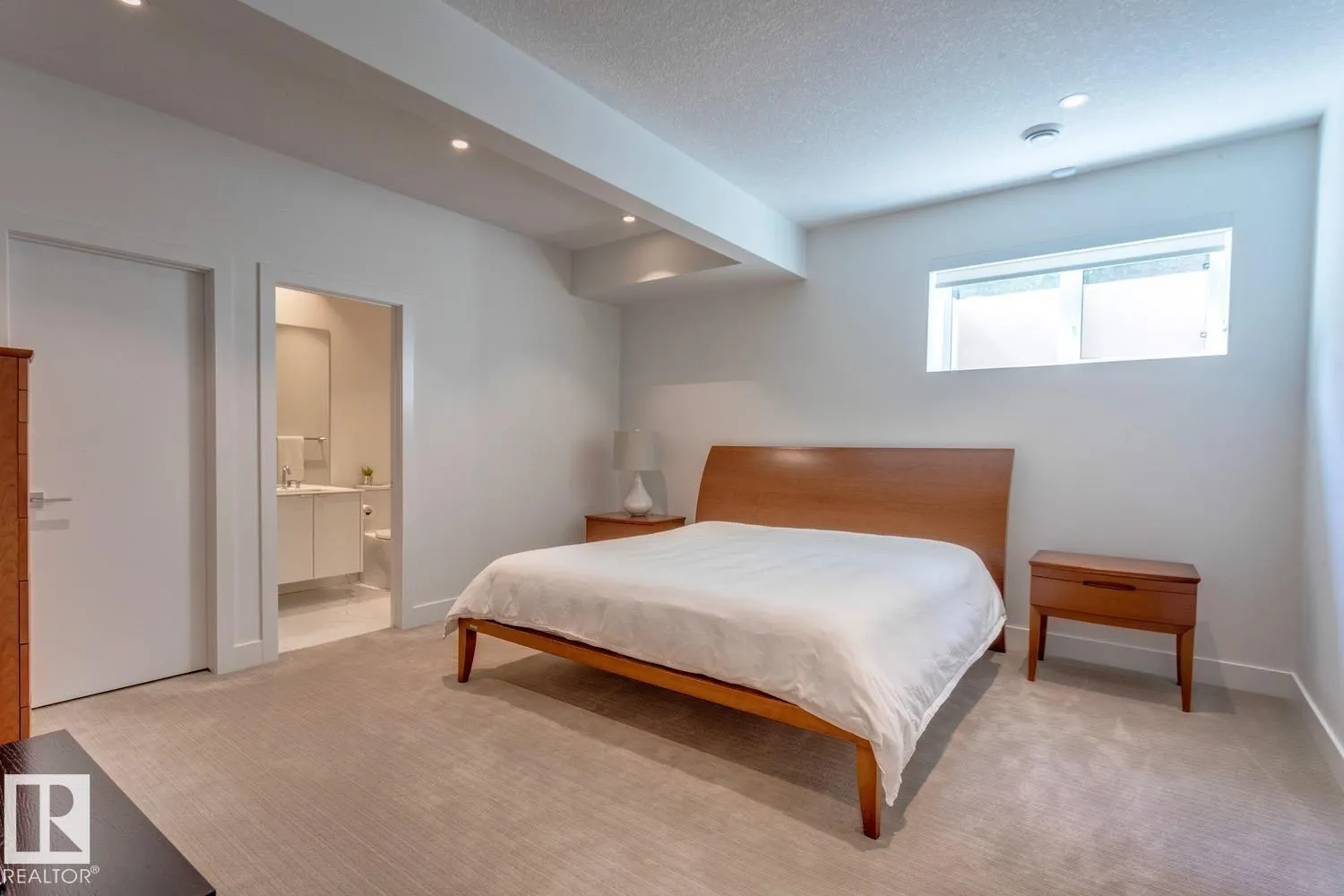 682 HOWATT Drive