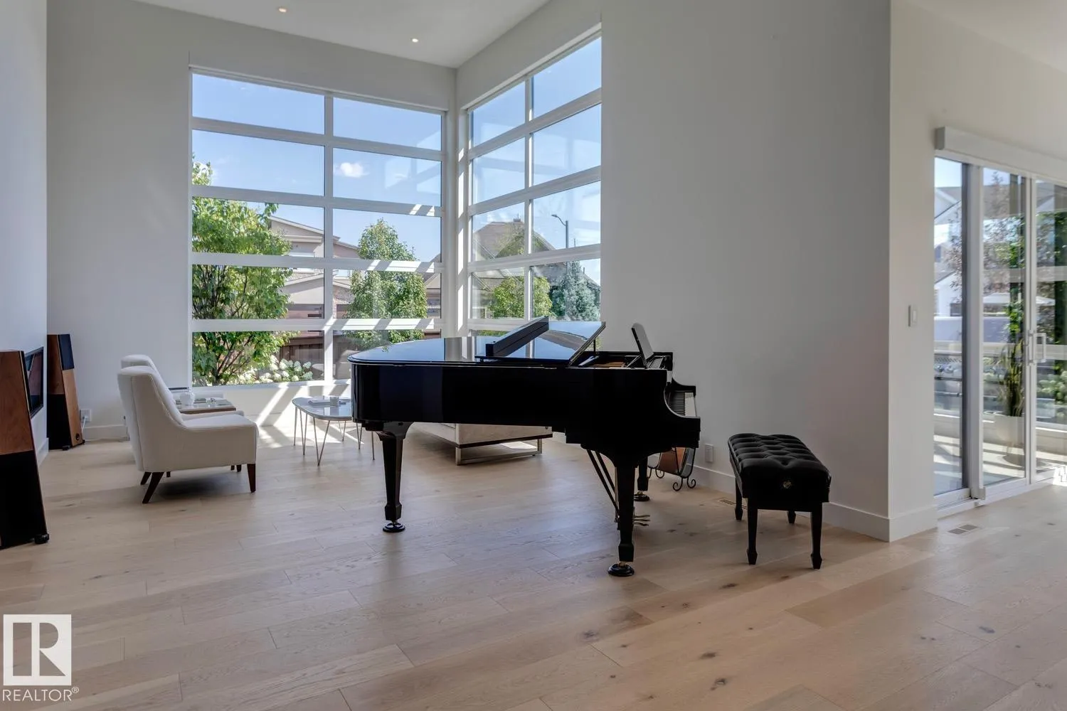 682 HOWATT Drive