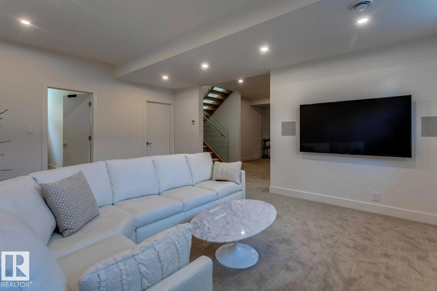682 HOWATT Drive