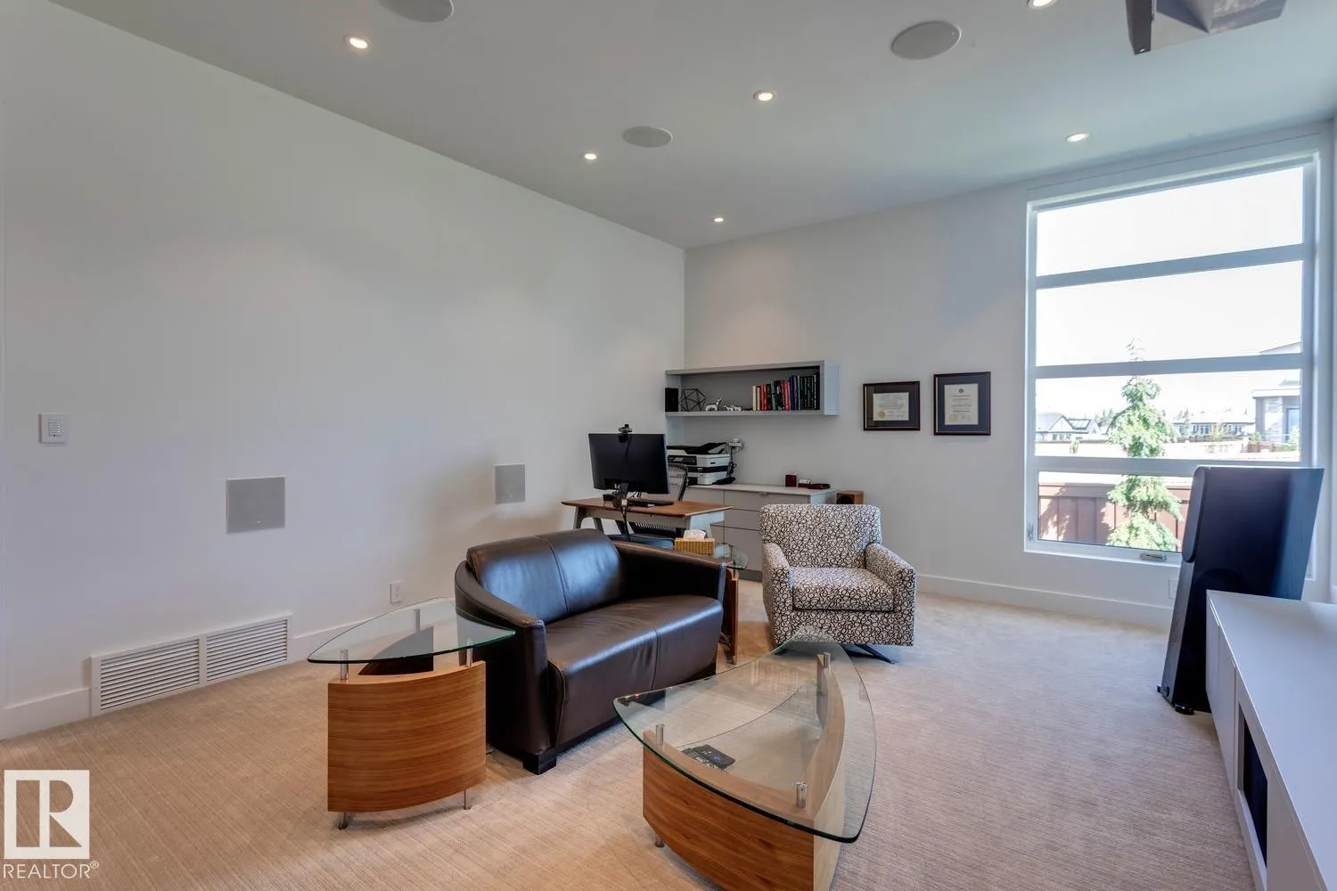 682 HOWATT Drive