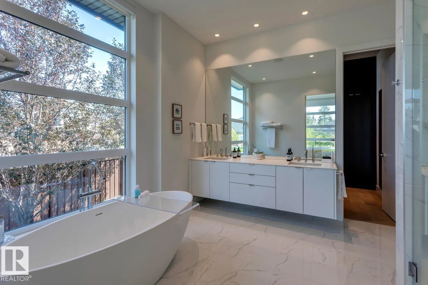 682 HOWATT Drive