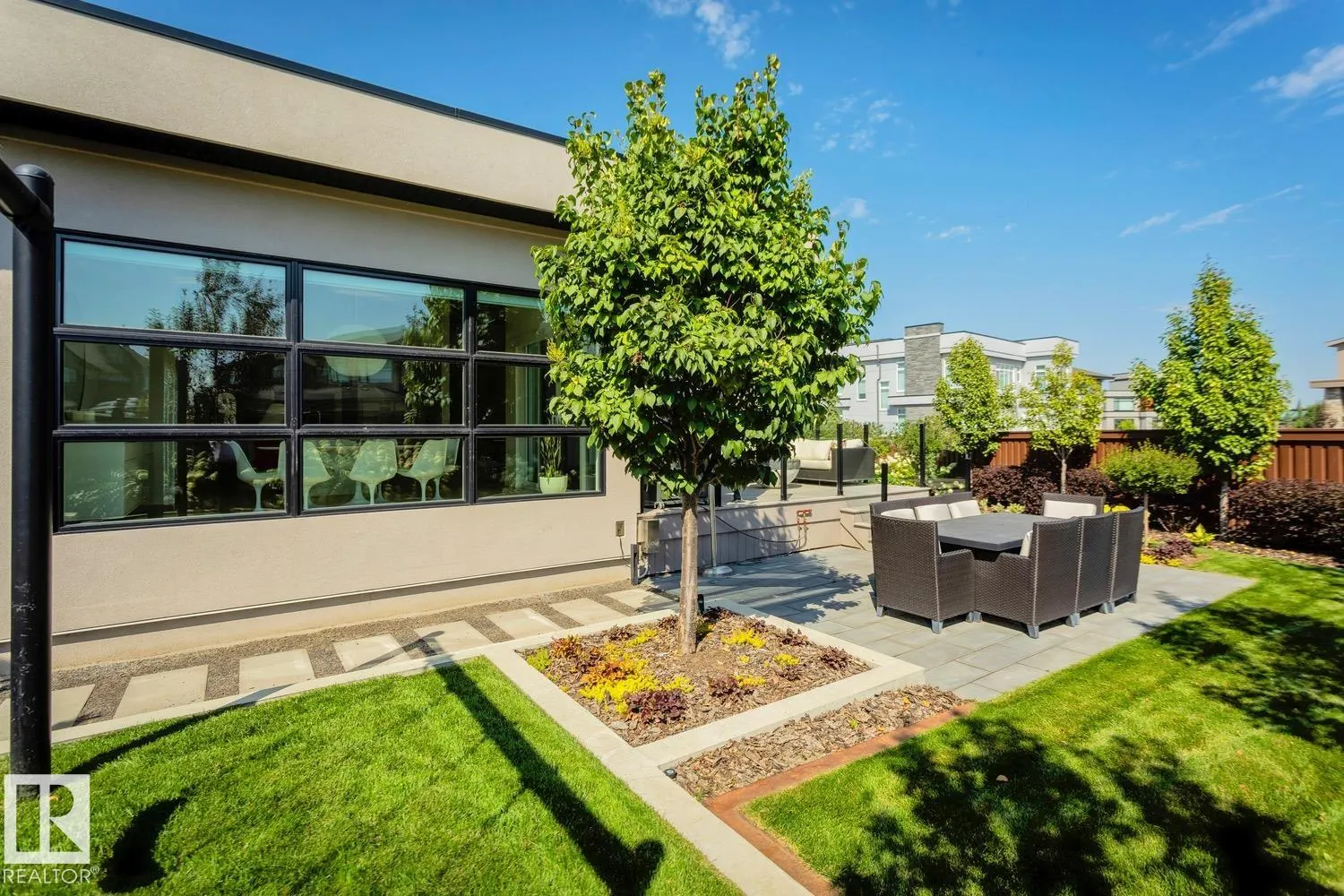 682 HOWATT Drive