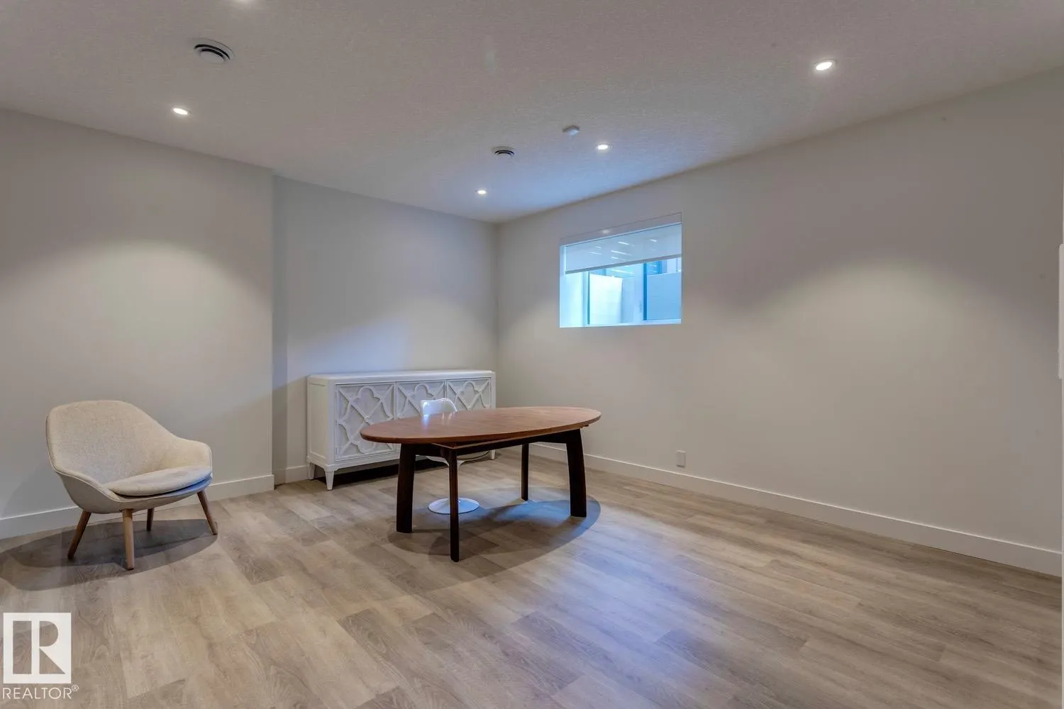 682 HOWATT Drive