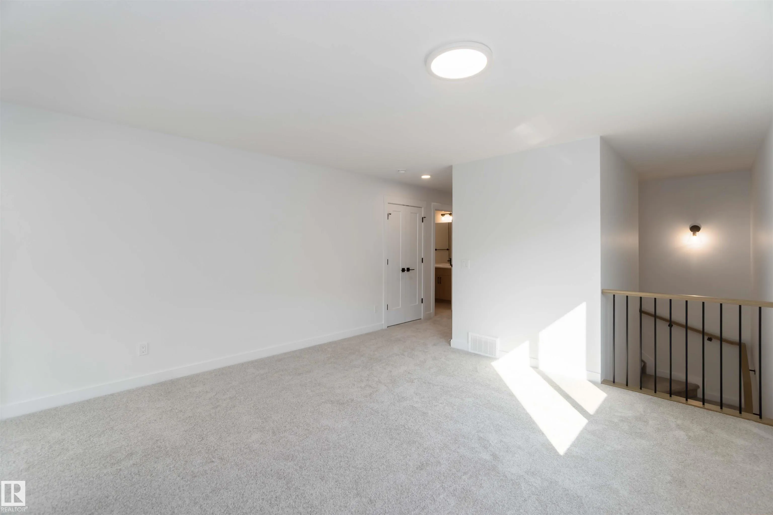 1107 Cristall Crescent