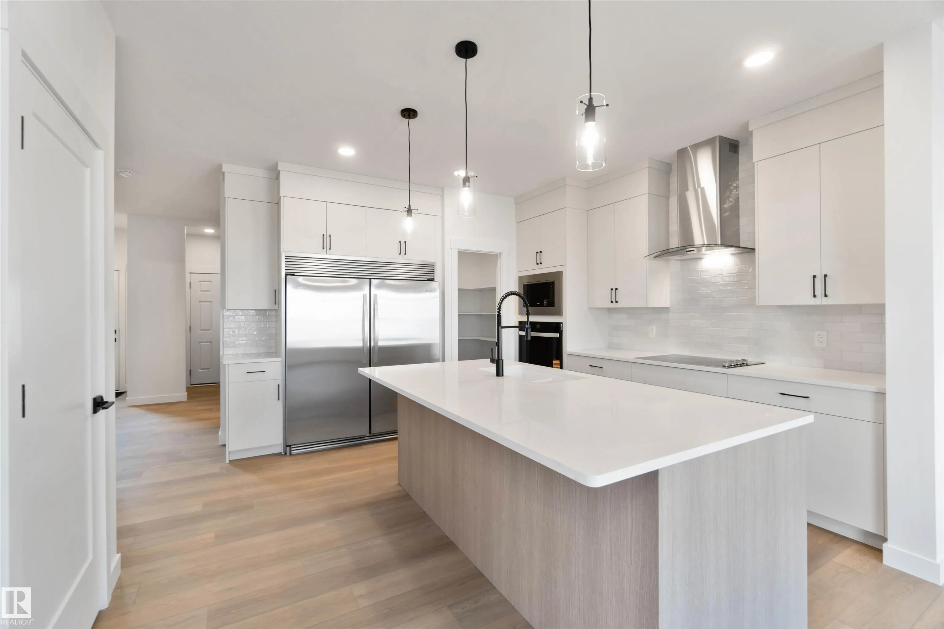 1107 Cristall Crescent