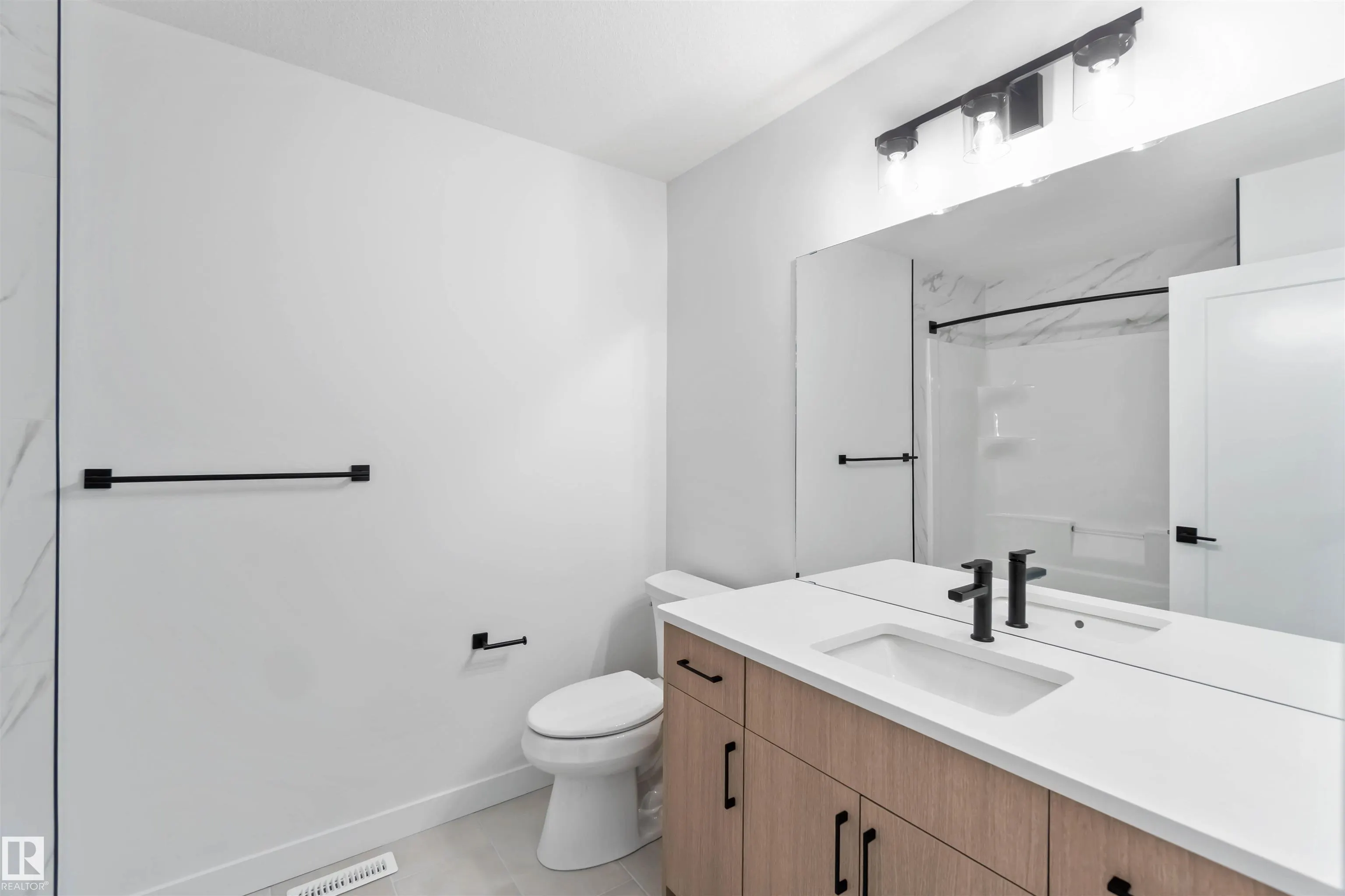 1107 Cristall Crescent