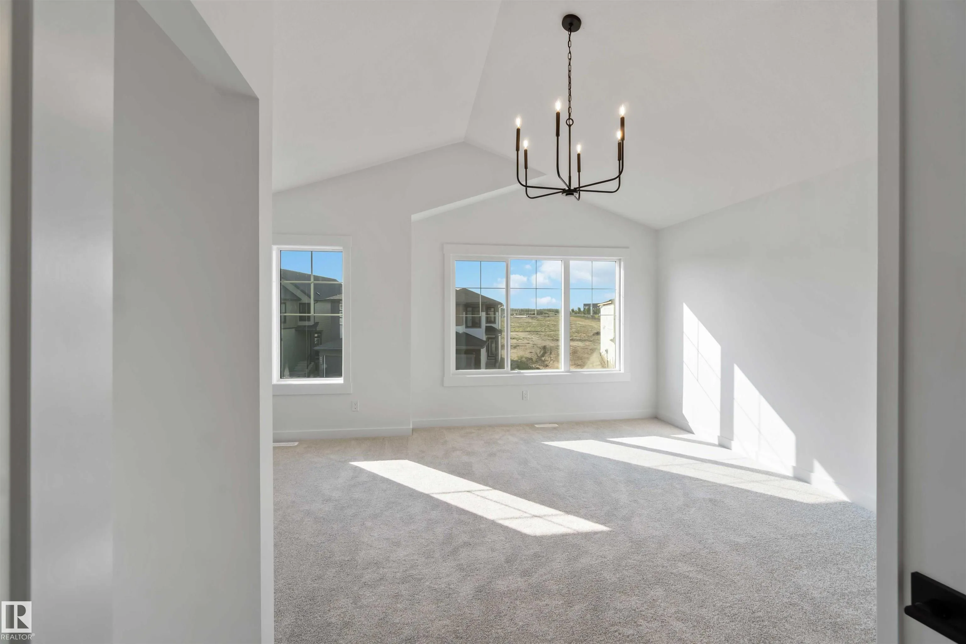 1107 Cristall Crescent