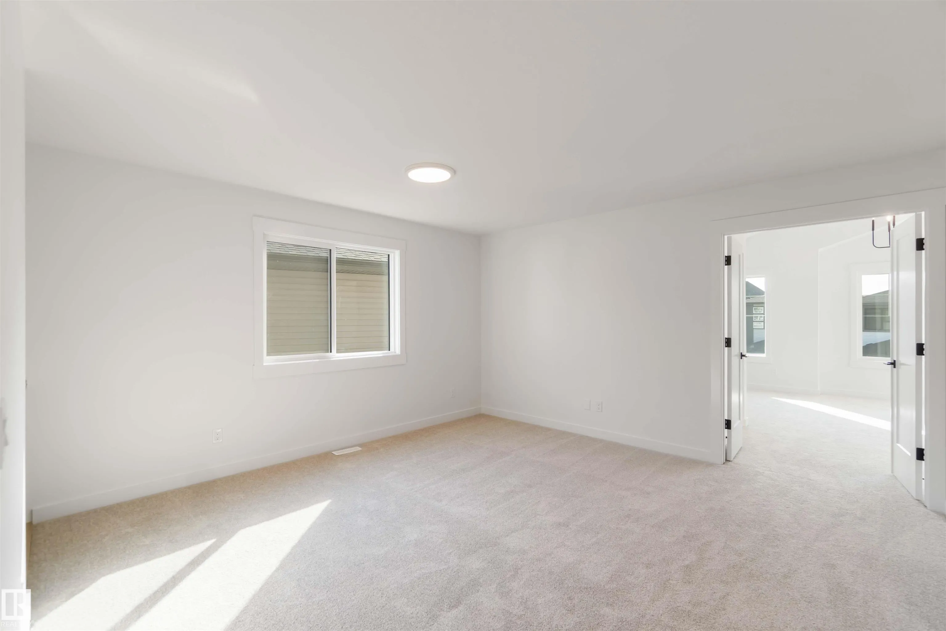 1107 Cristall Crescent