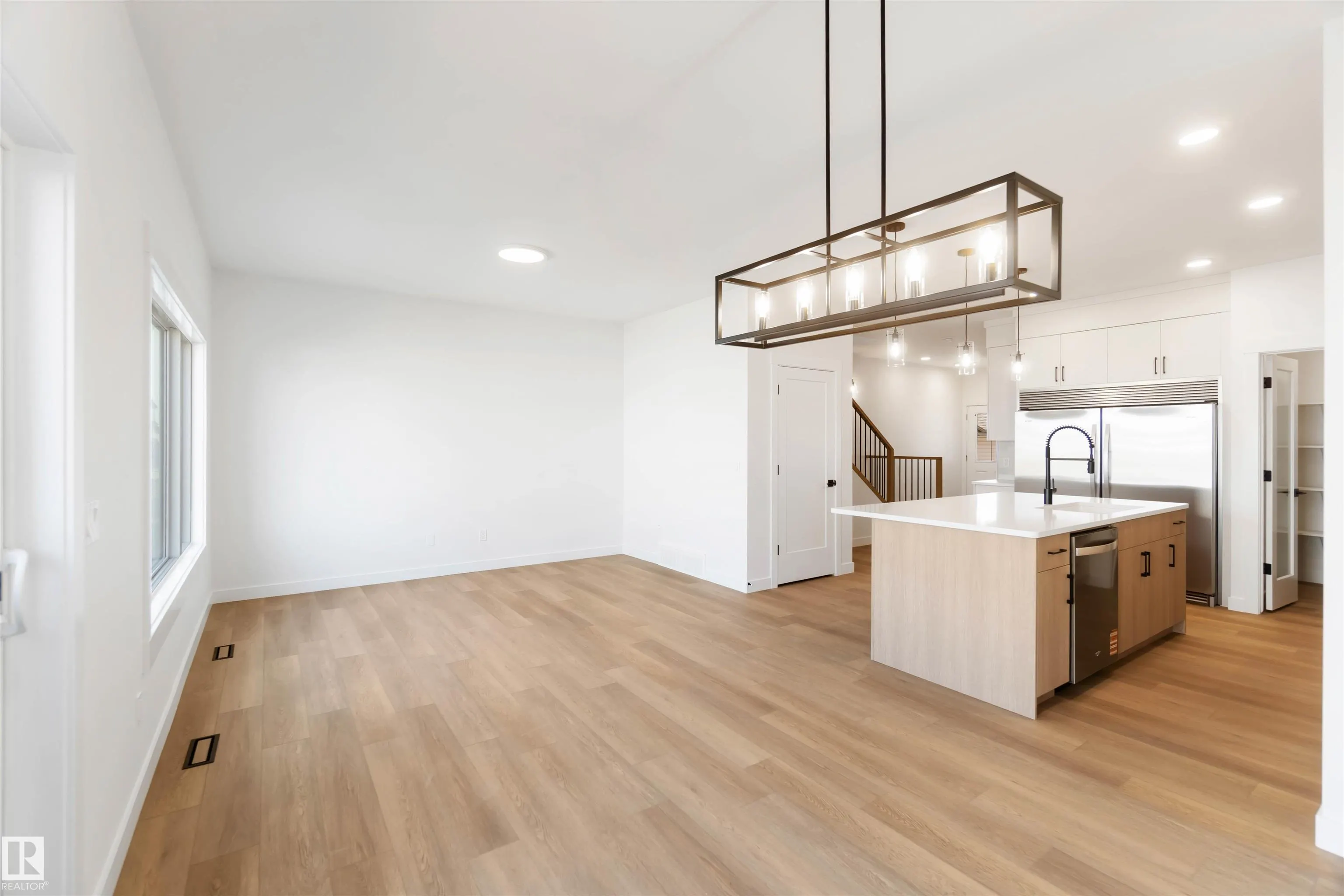1107 Cristall Crescent