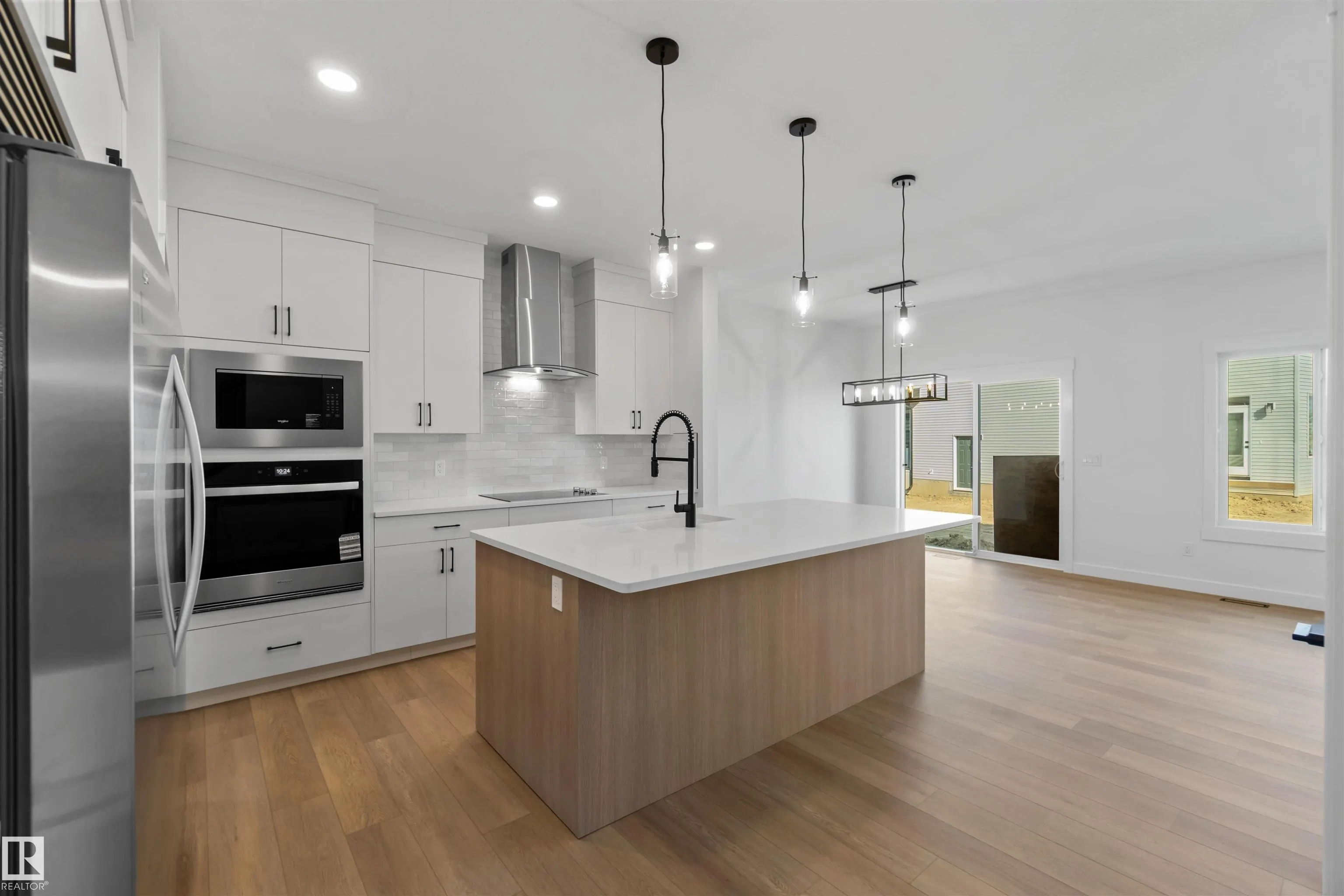 1107 Cristall Crescent