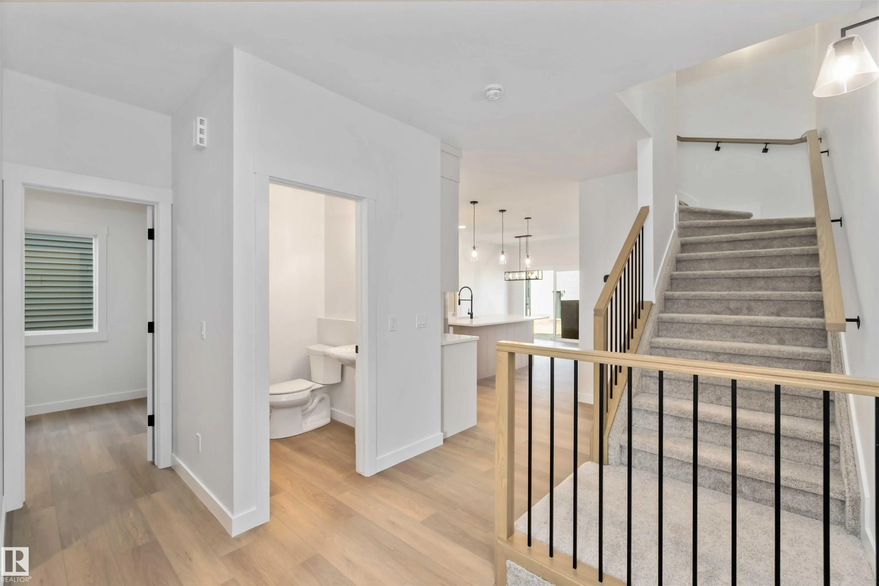 1107 Cristall Crescent