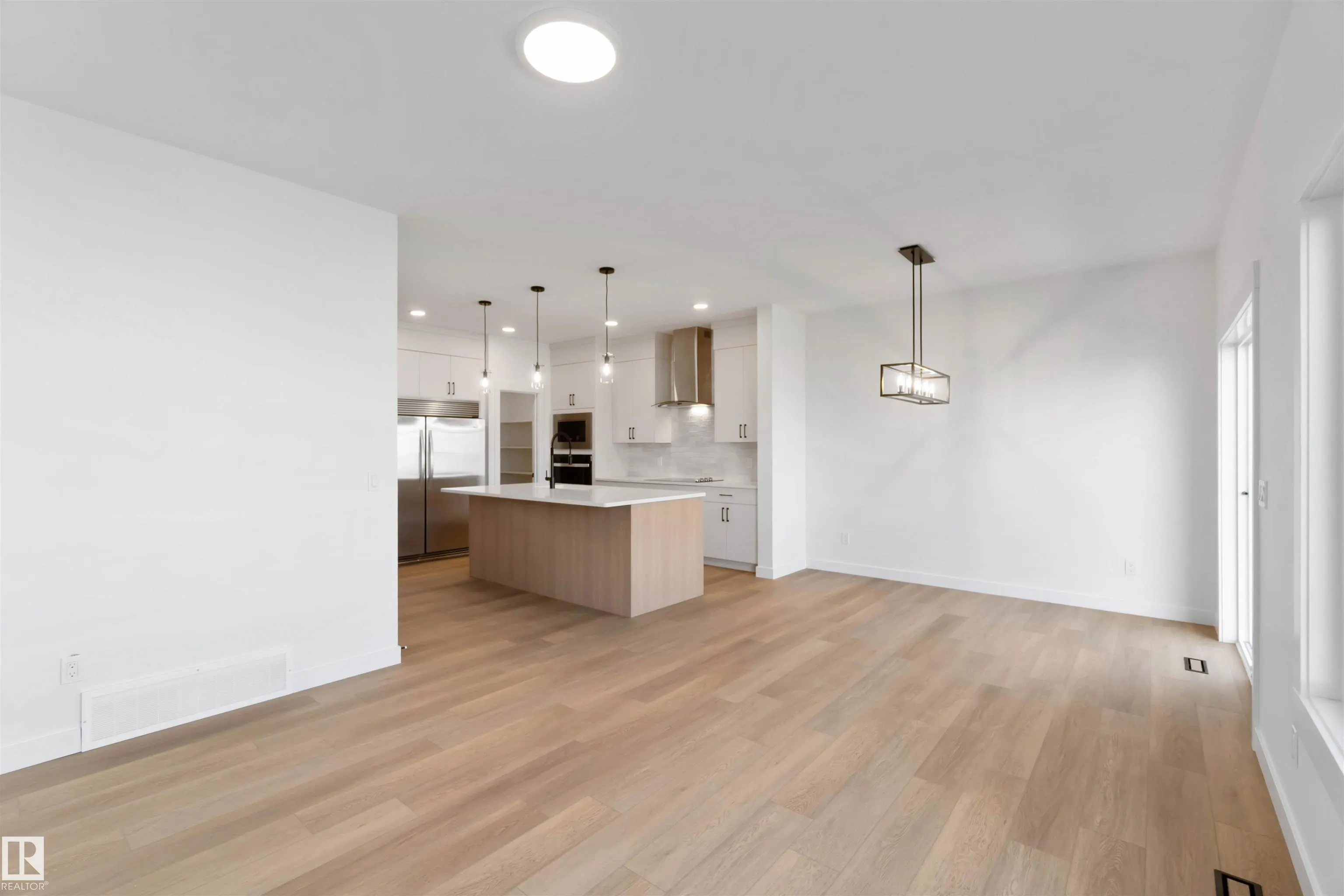 1107 Cristall Crescent