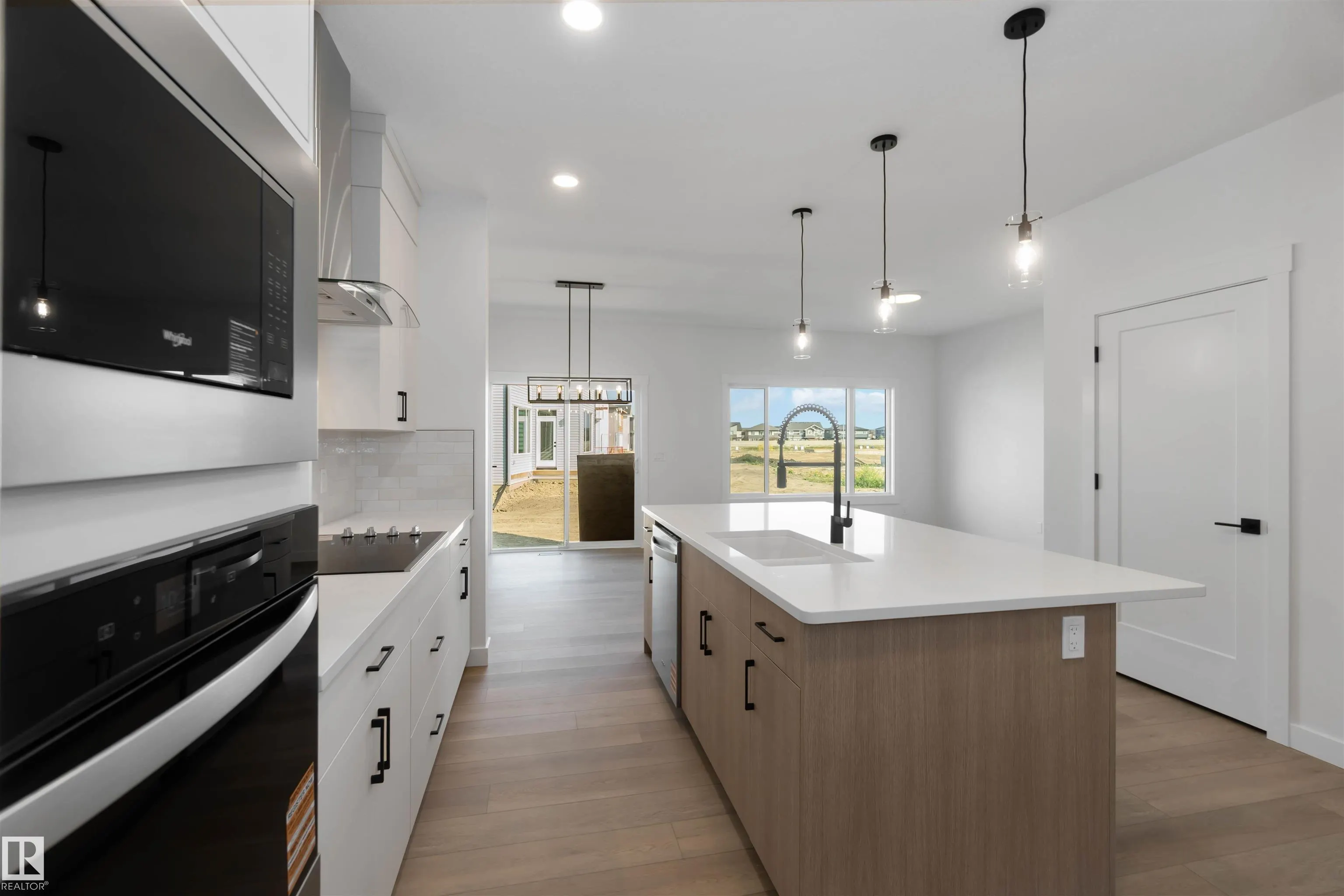 1107 Cristall Crescent