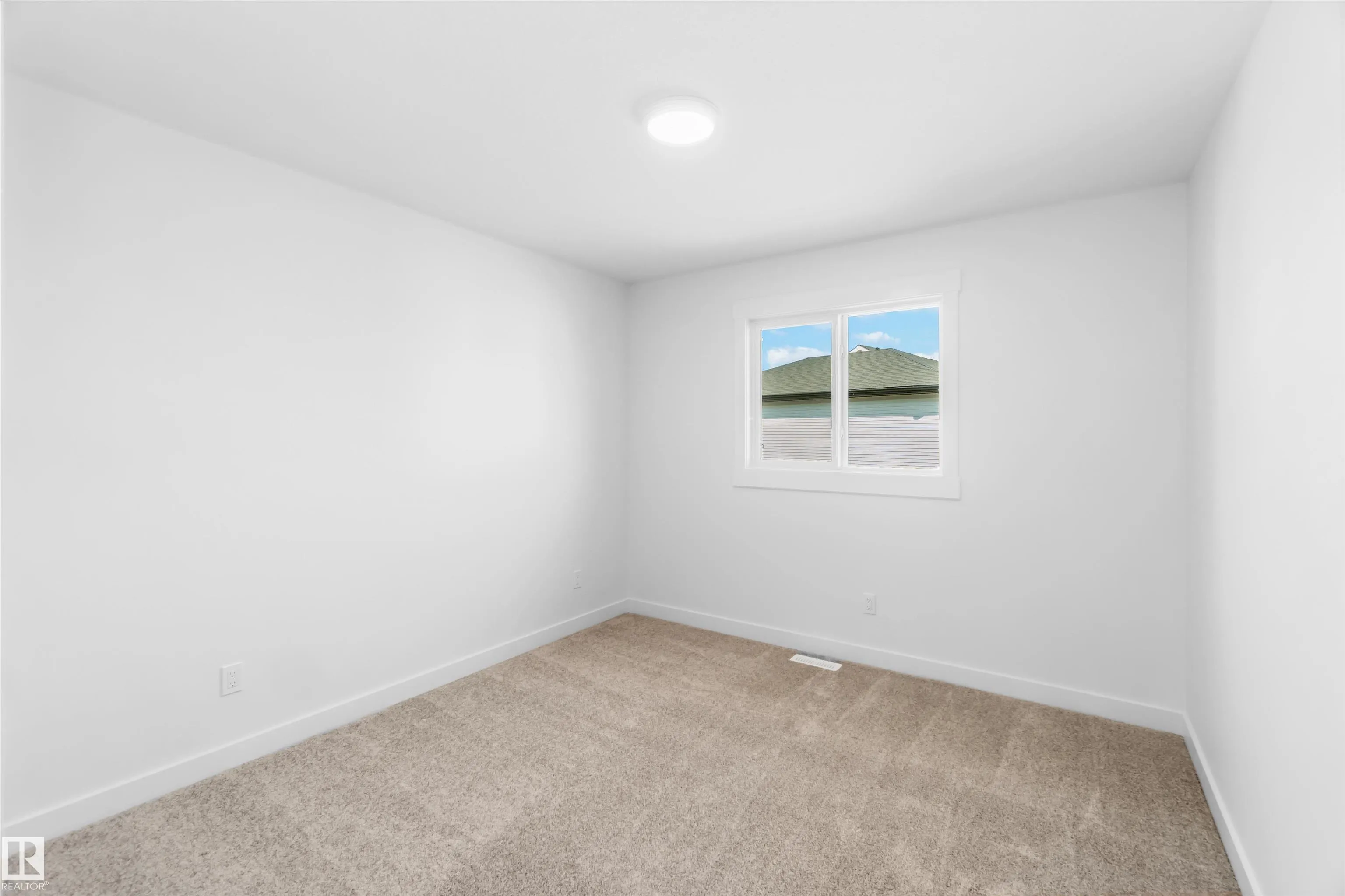1107 Cristall Crescent