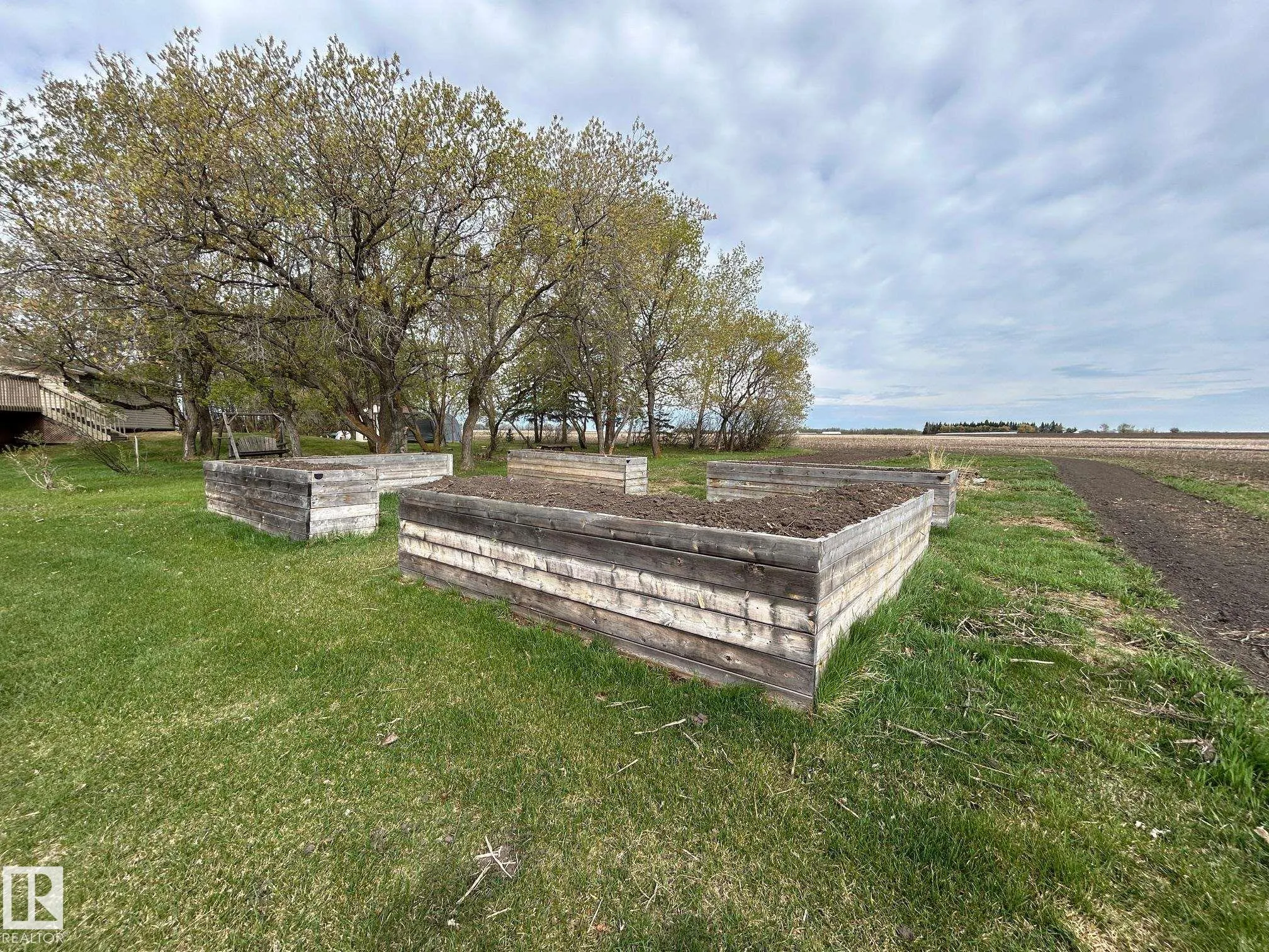 61101 Rge Rd 261