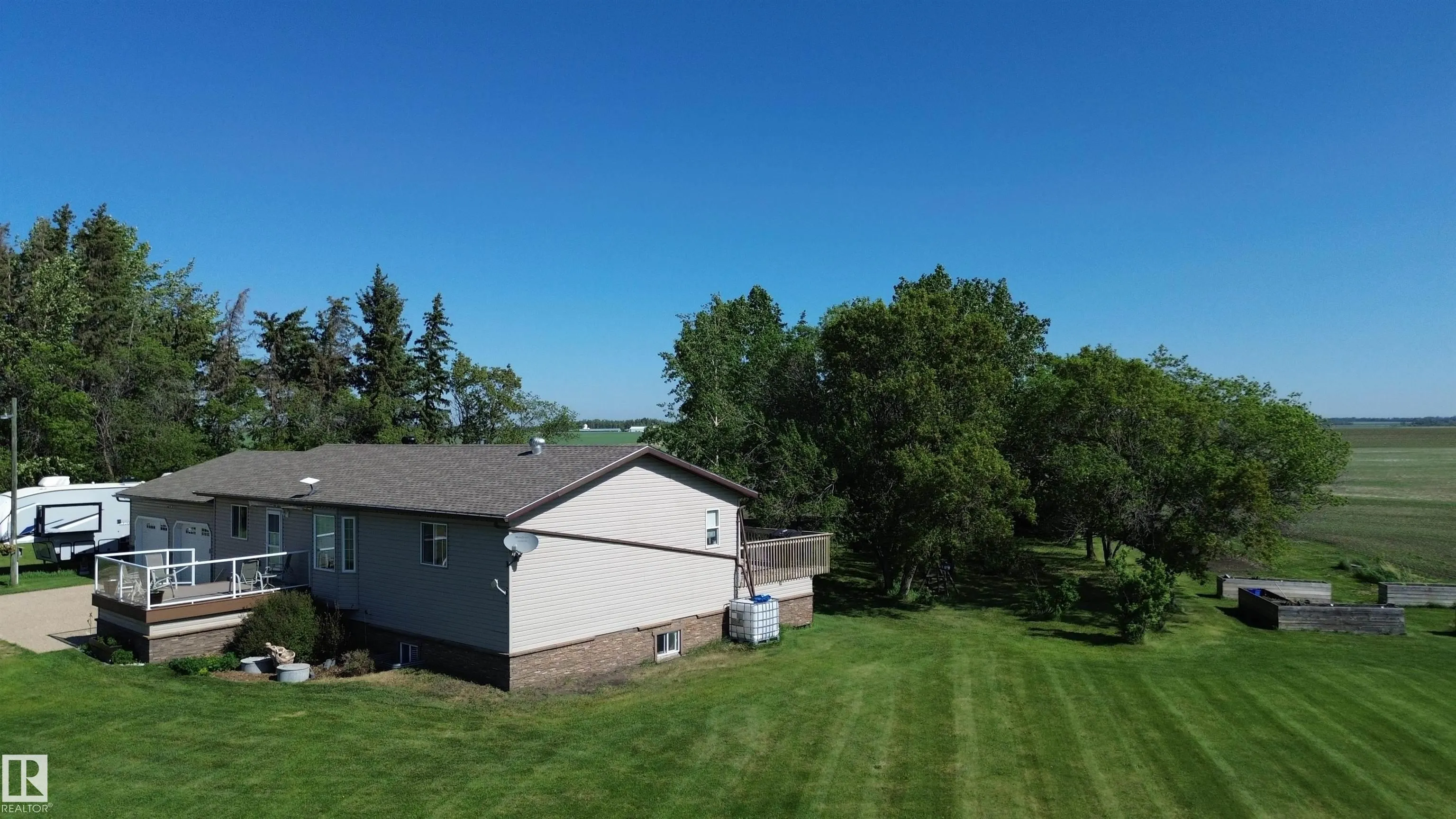 61101 Rge Rd 261