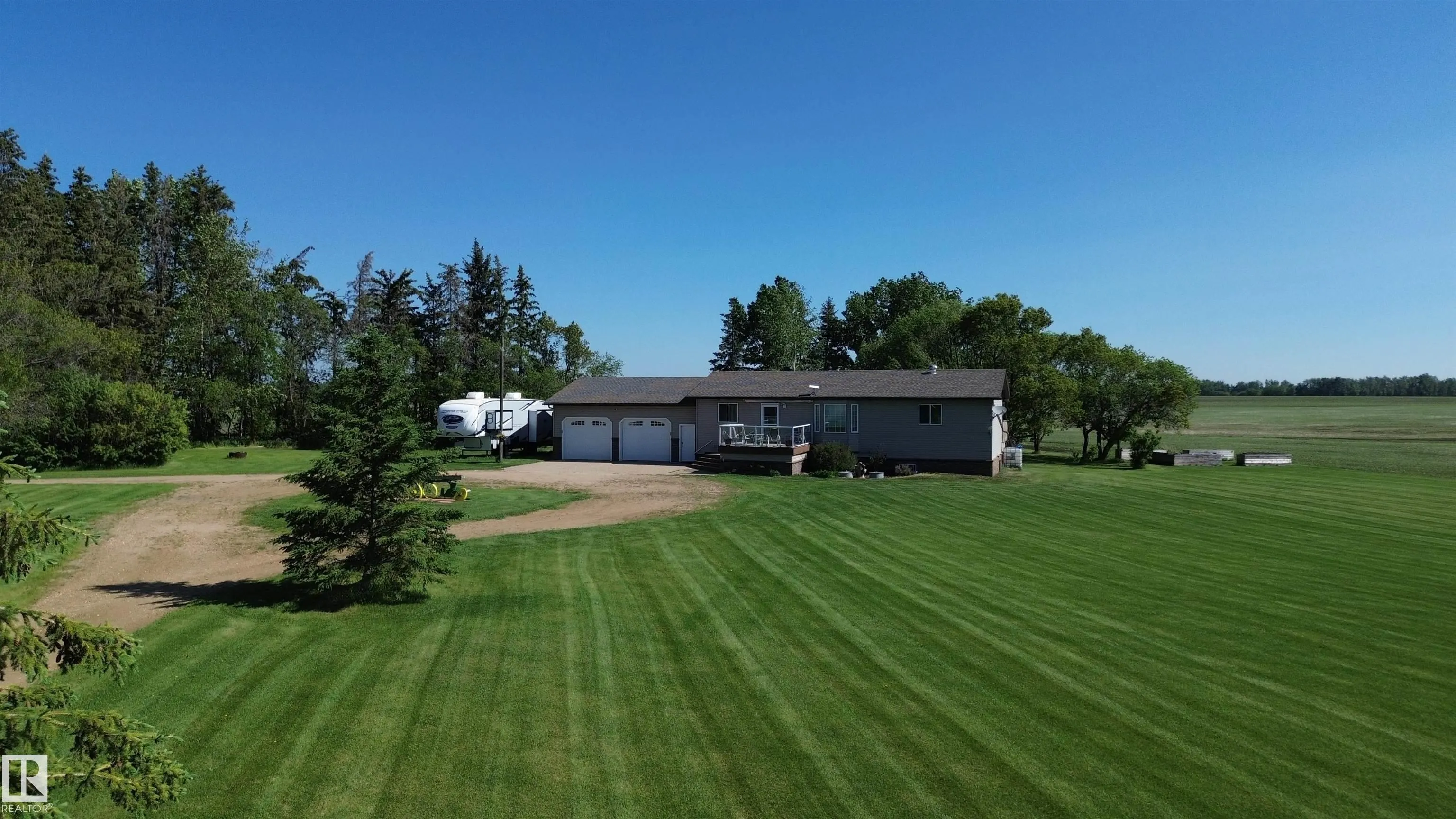 61101 Rge Rd 261