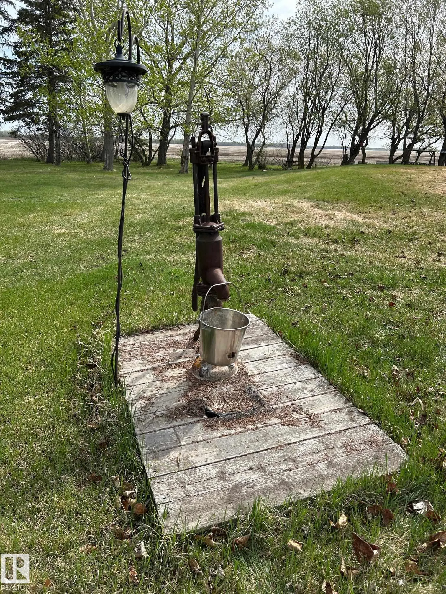 61101 Rge Rd 261
