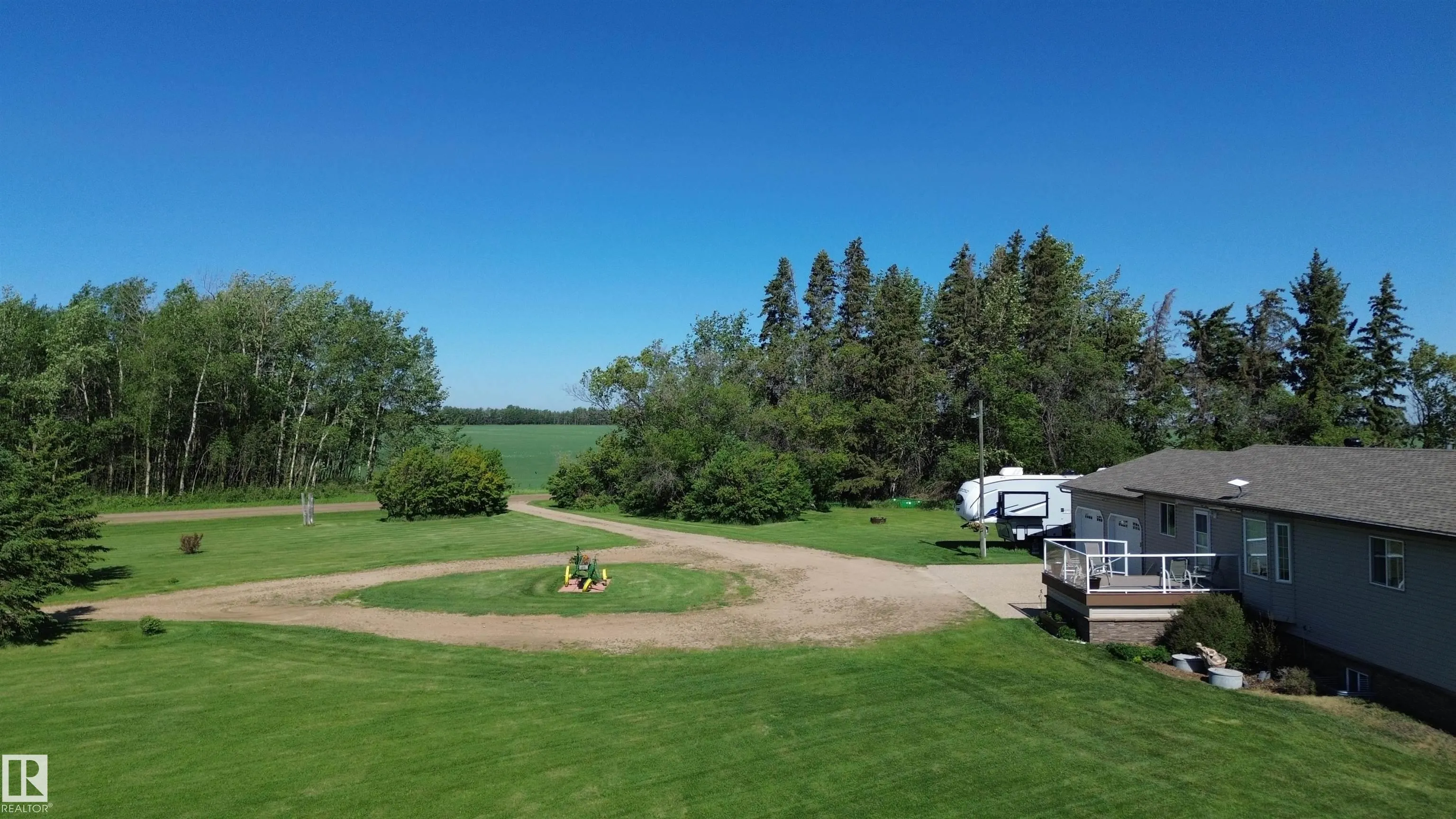 61101 Rge Rd 261