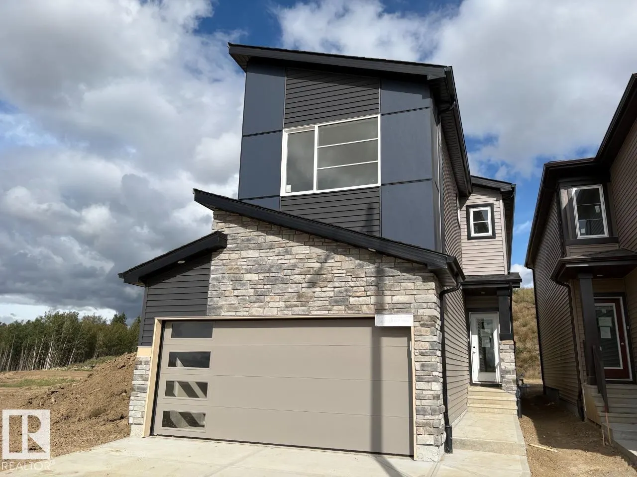4519 Warbler Loop