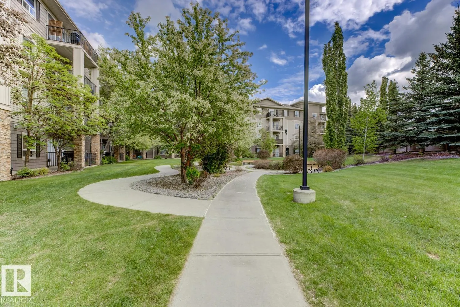 1520 HAMMOND Gate