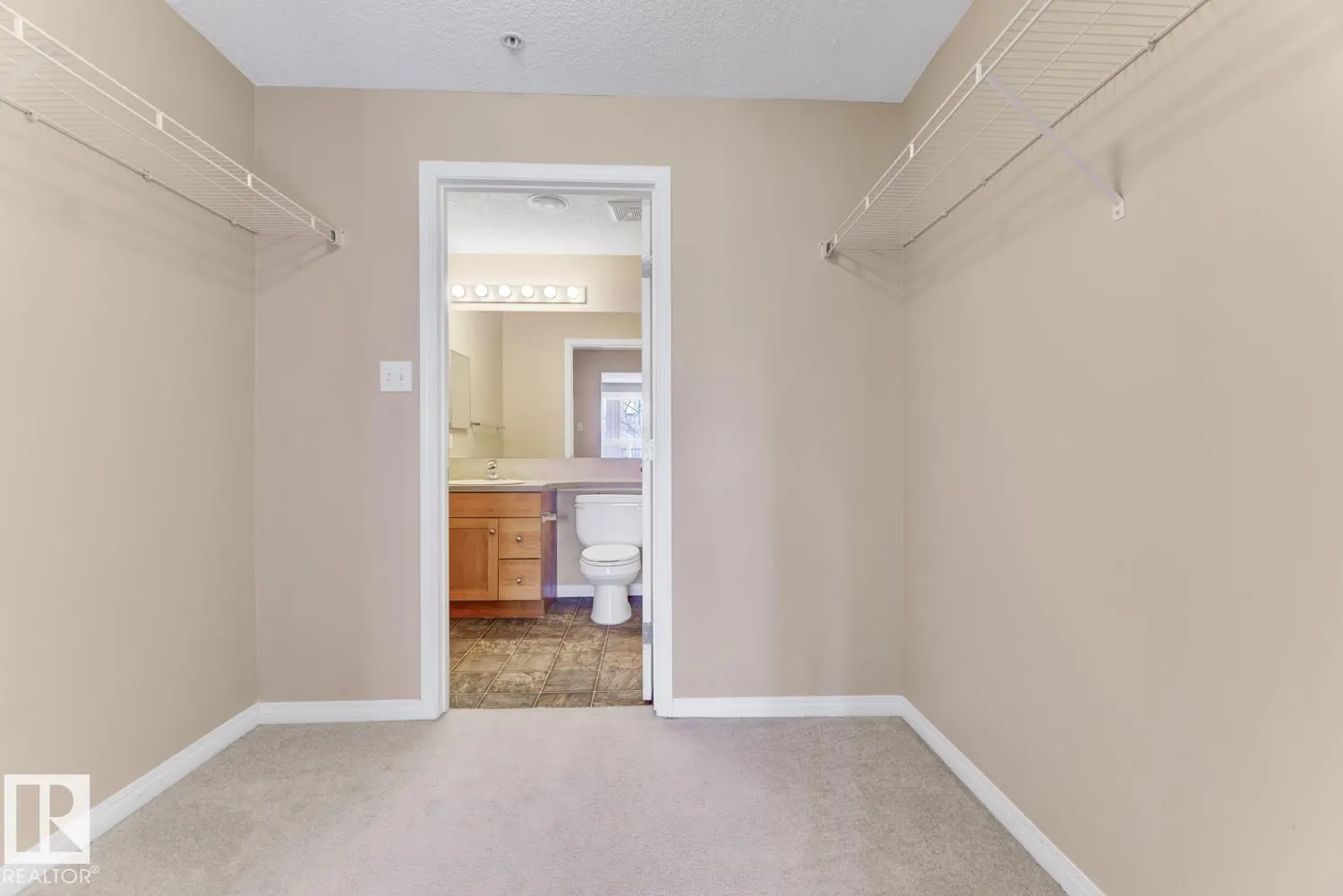 1520 HAMMOND Gate
