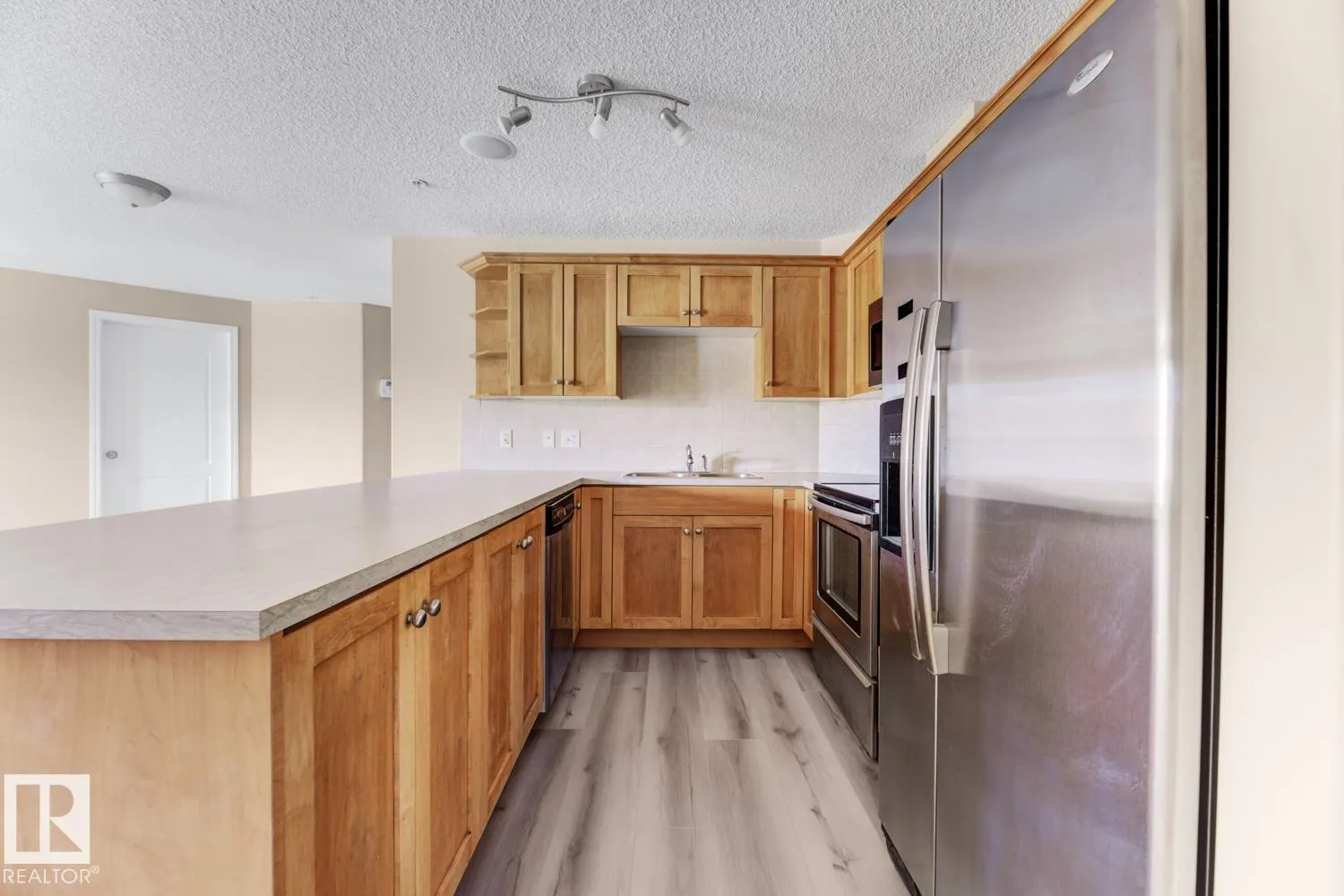 1520 HAMMOND Gate