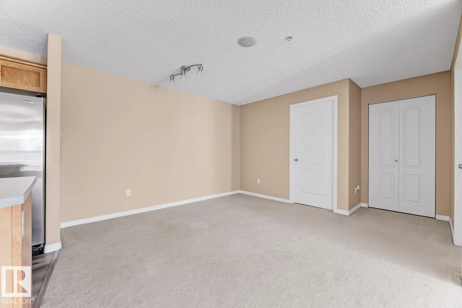 1520 HAMMOND Gate