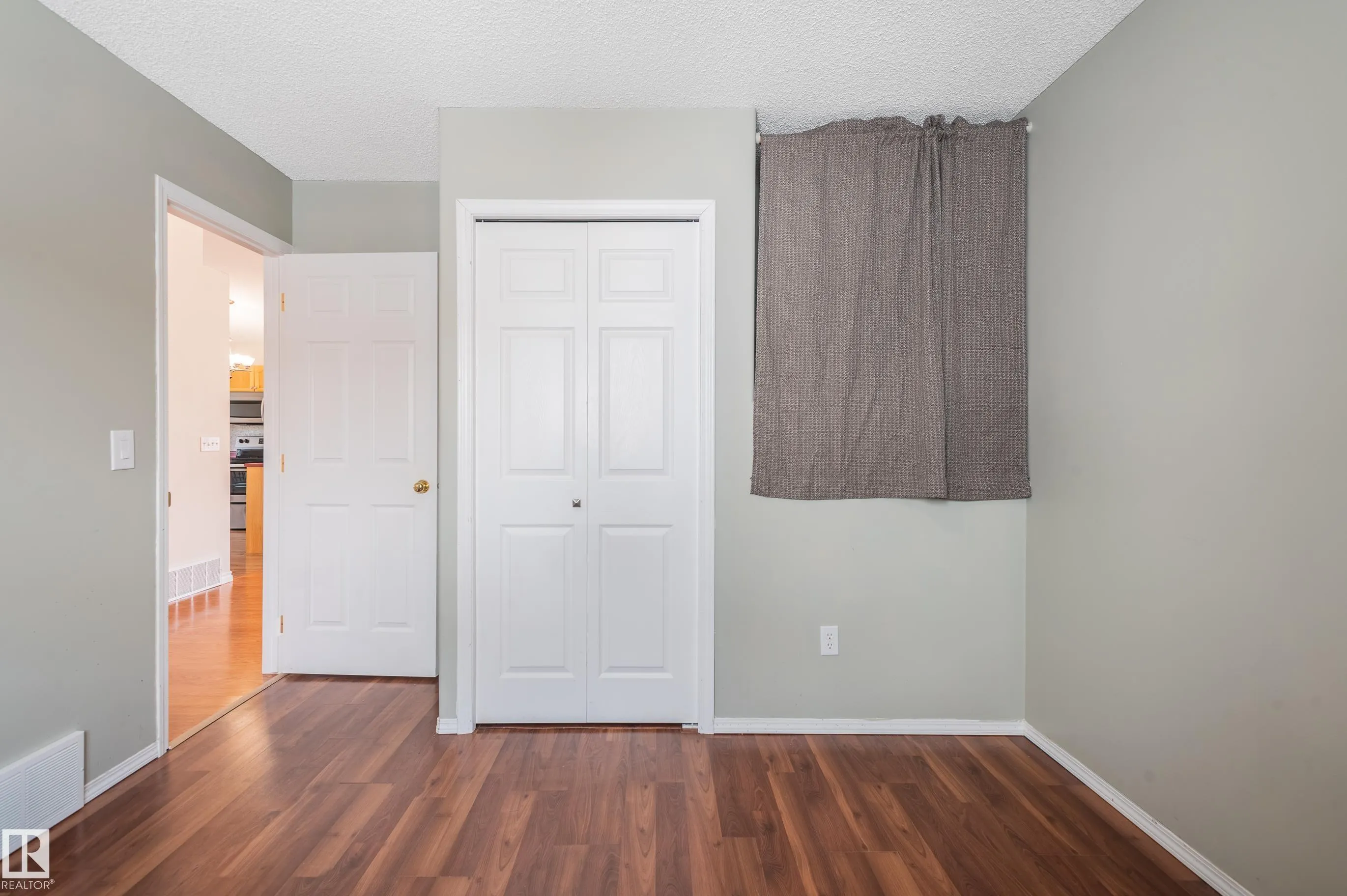 1331 Oakland Crescent