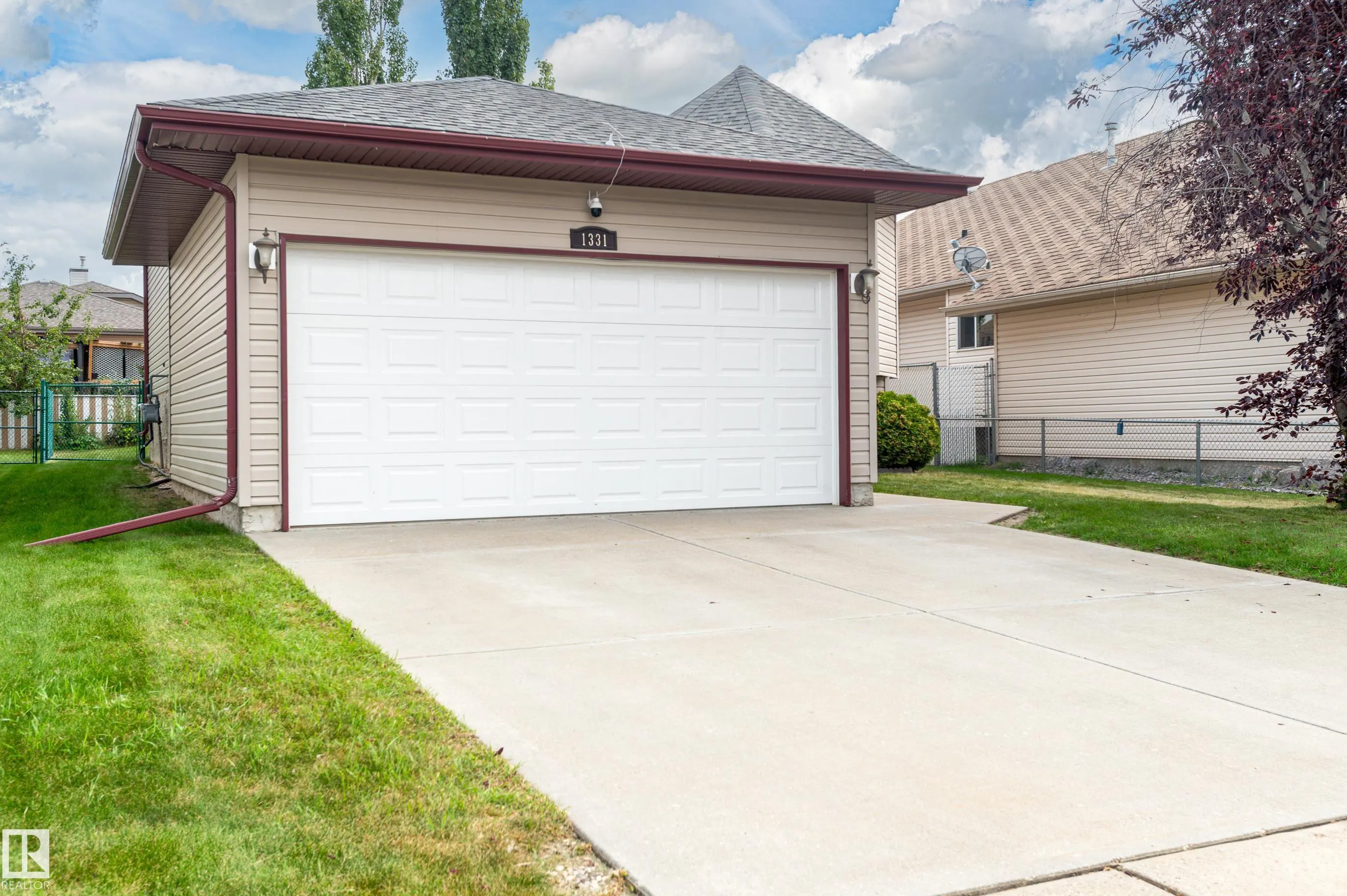 1331 Oakland Crescent