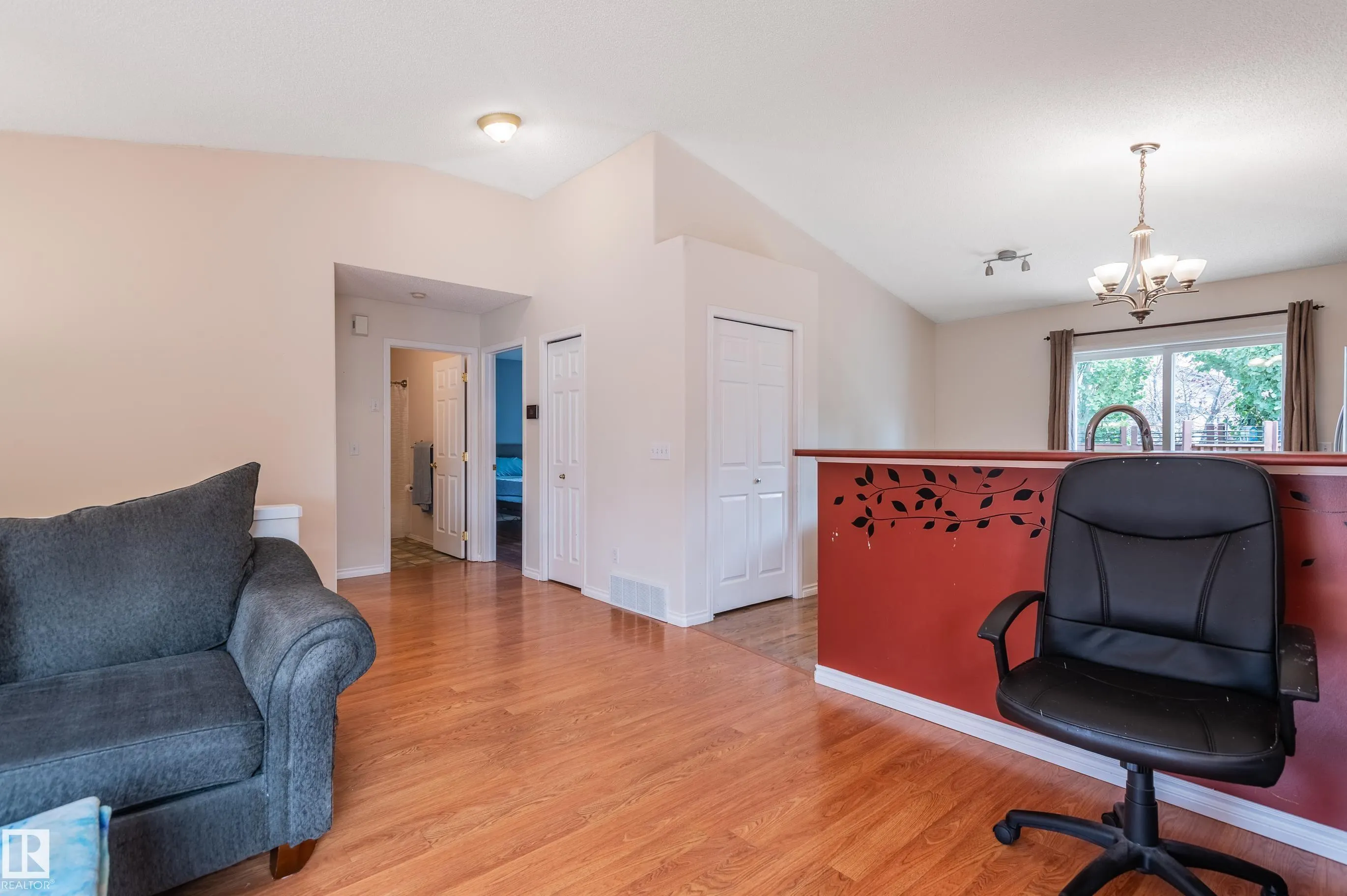 1331 Oakland Crescent