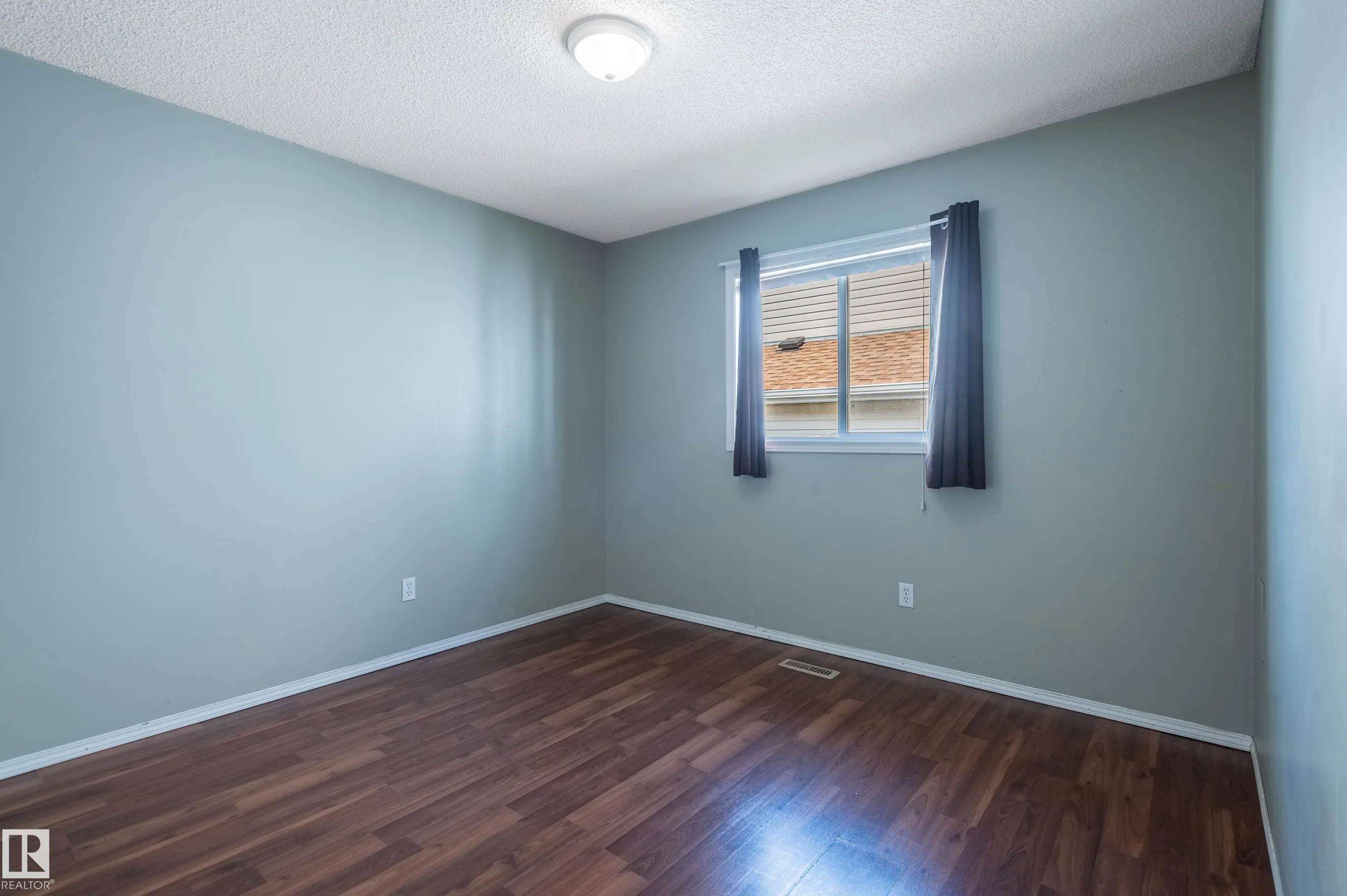 1331 Oakland Crescent