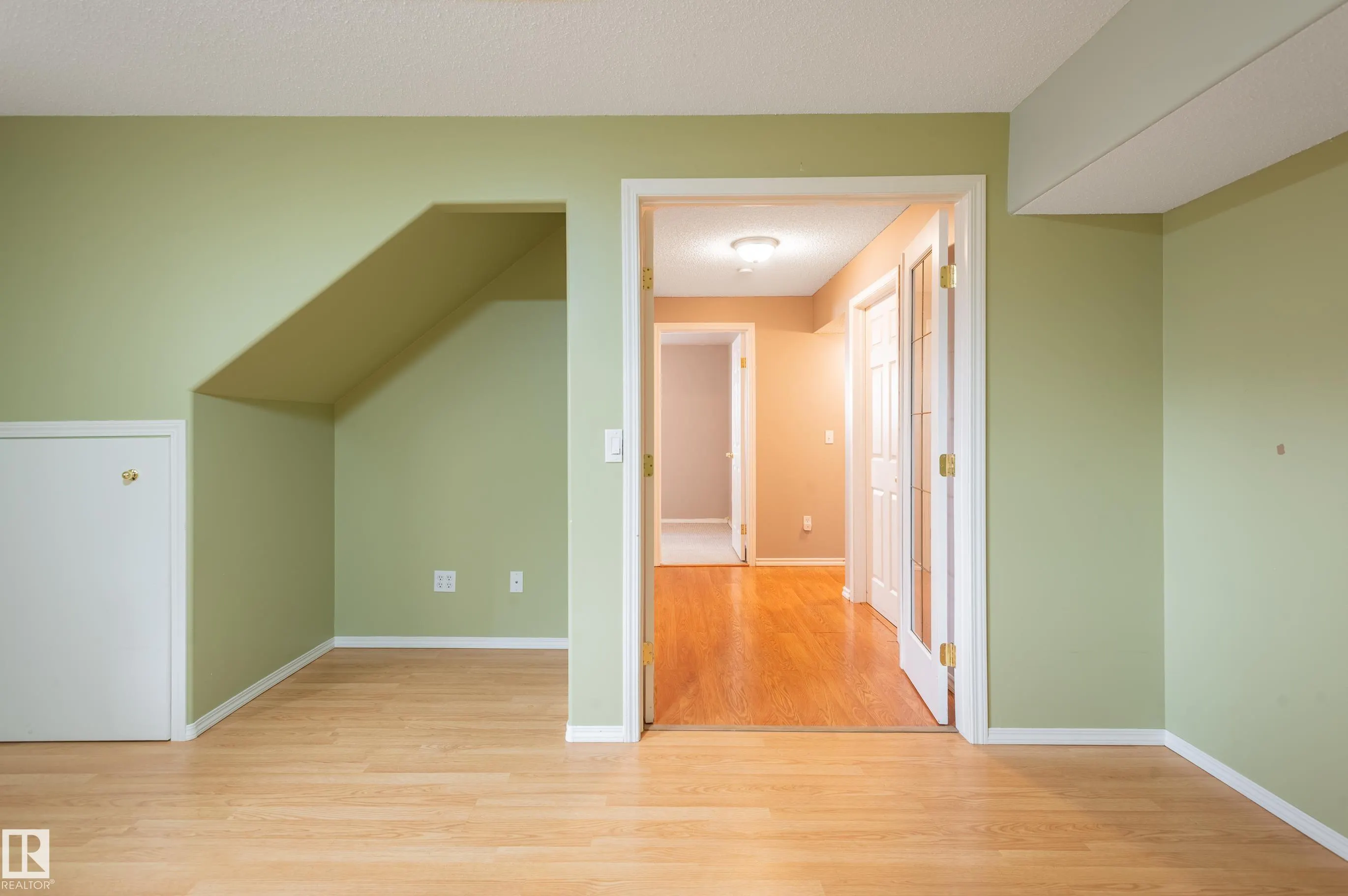 1331 Oakland Crescent