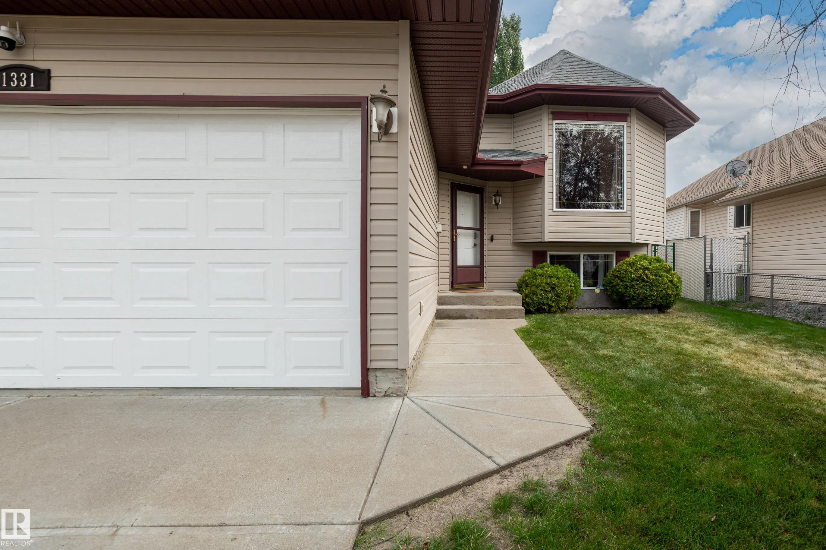 1331 Oakland Crescent