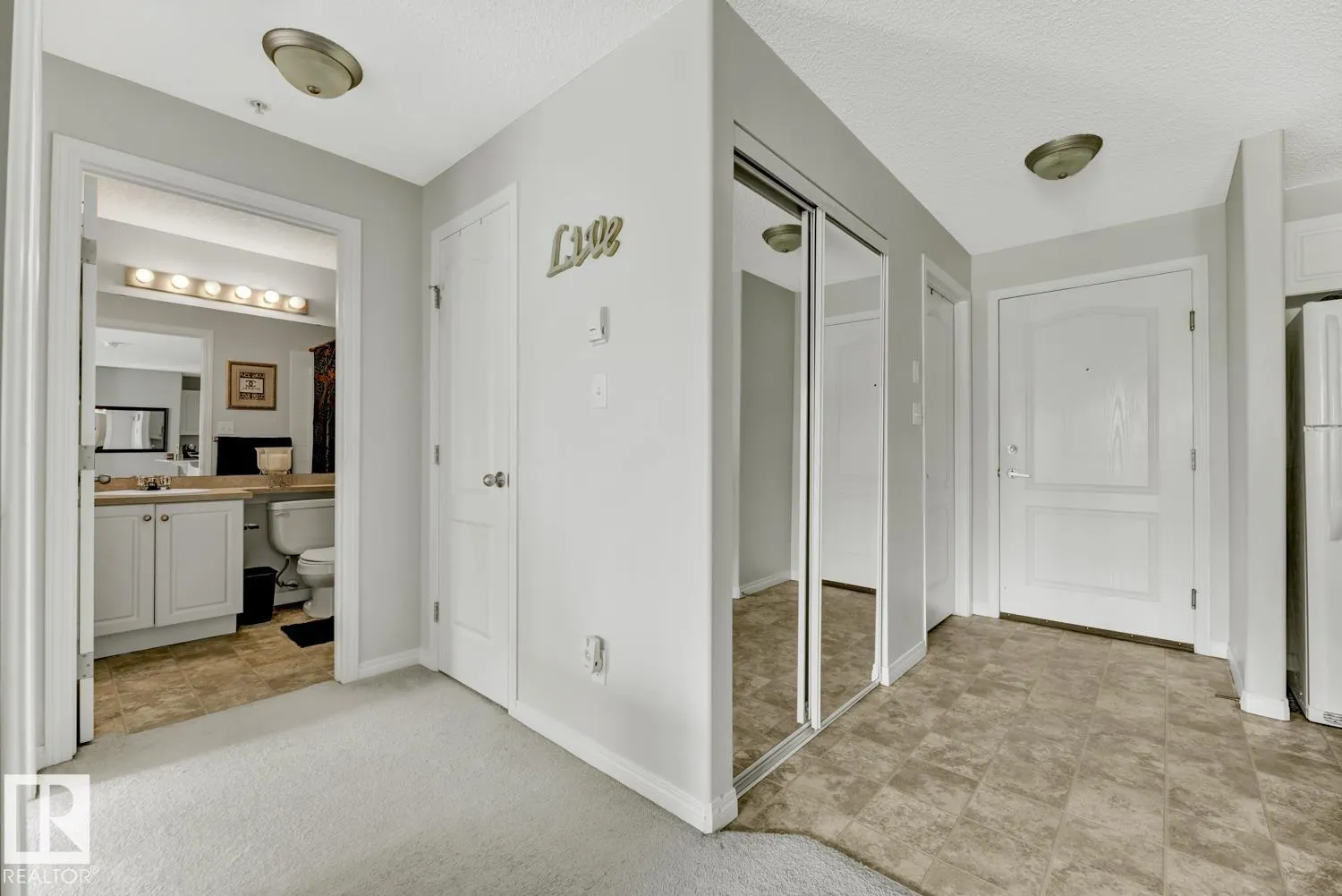 1520 HAMMOND Gate