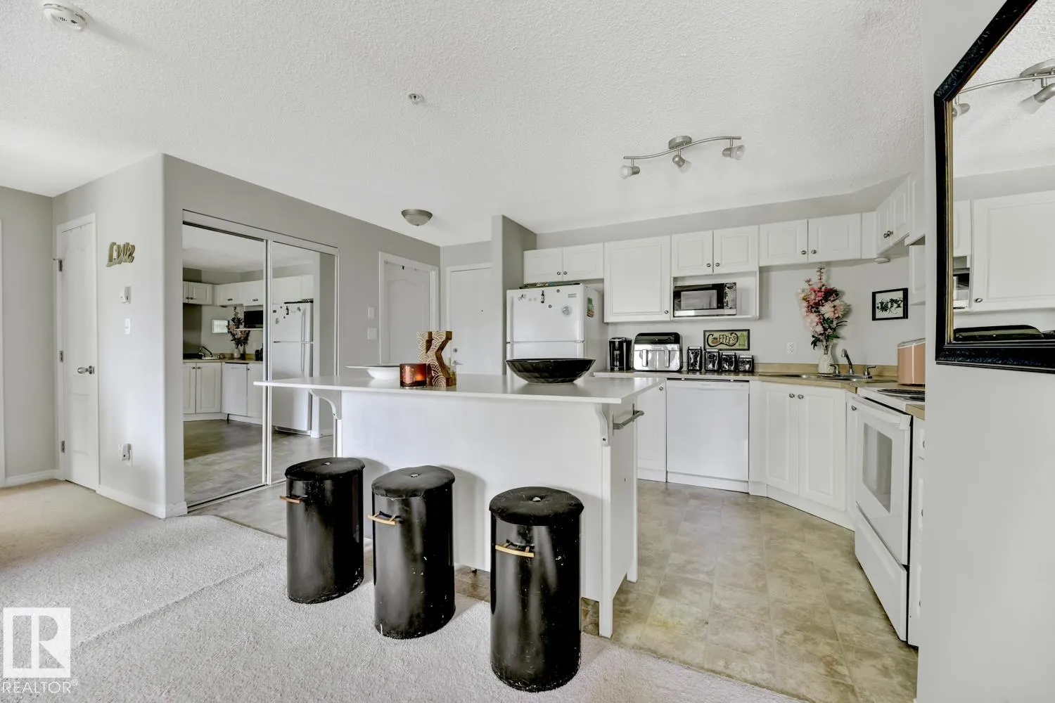 1520 HAMMOND Gate