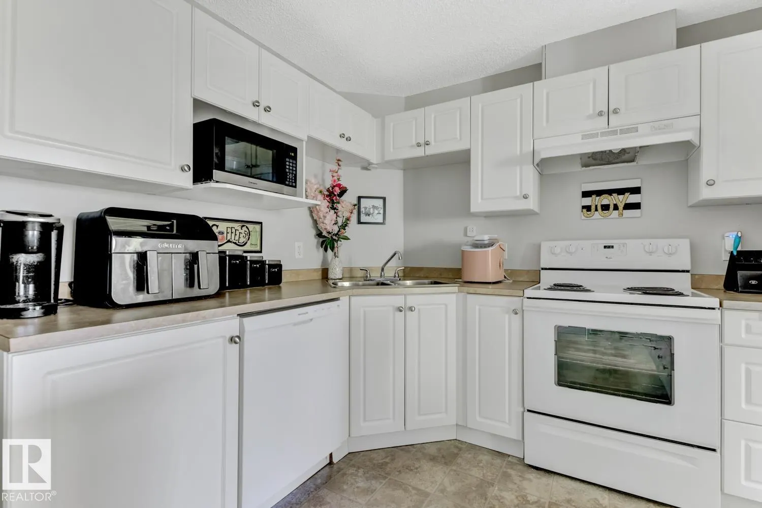 1520 HAMMOND Gate