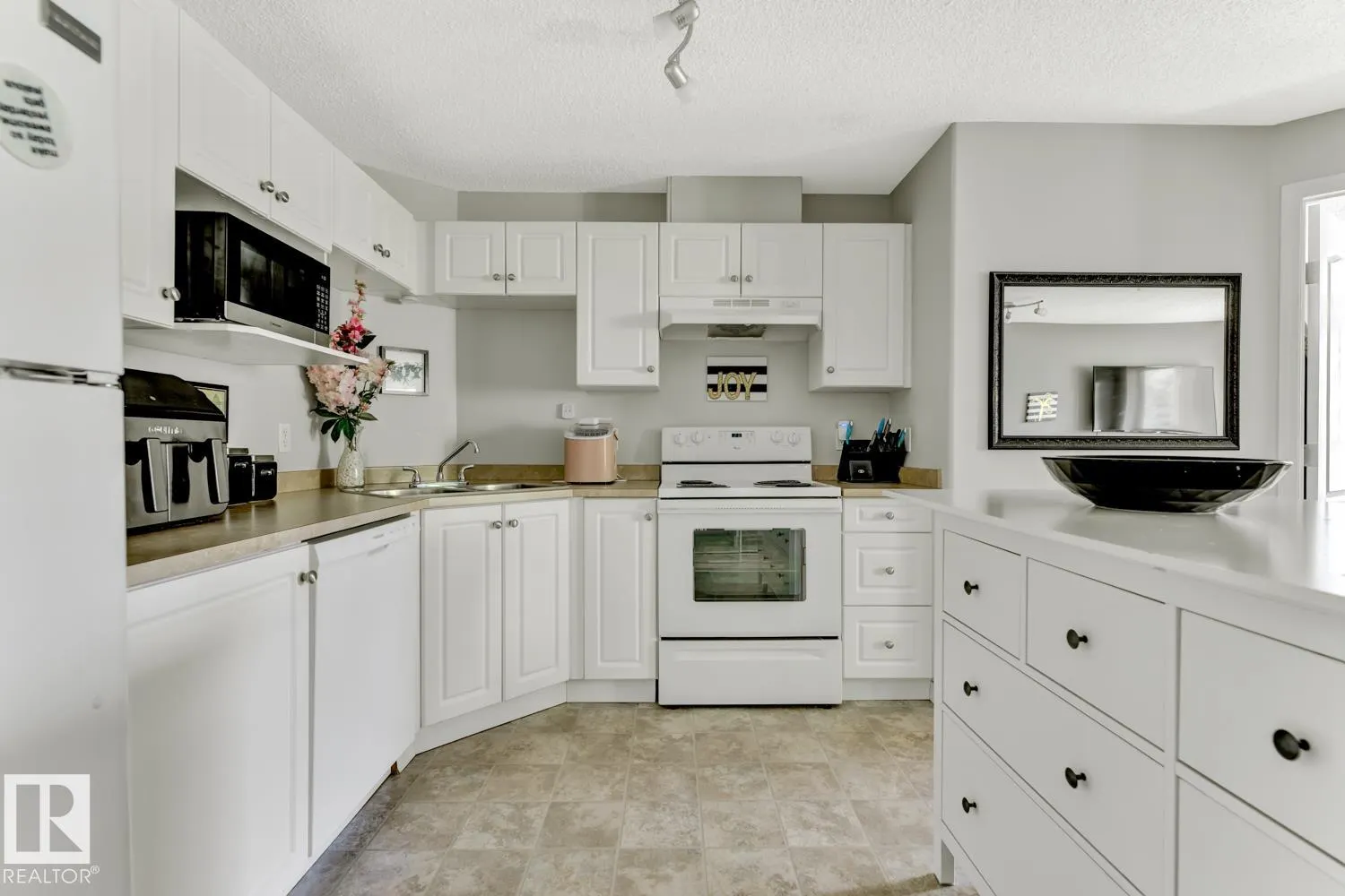 1520 HAMMOND Gate