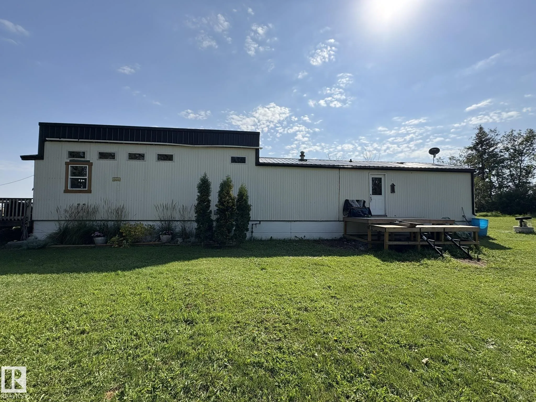 573043 163 Range Road