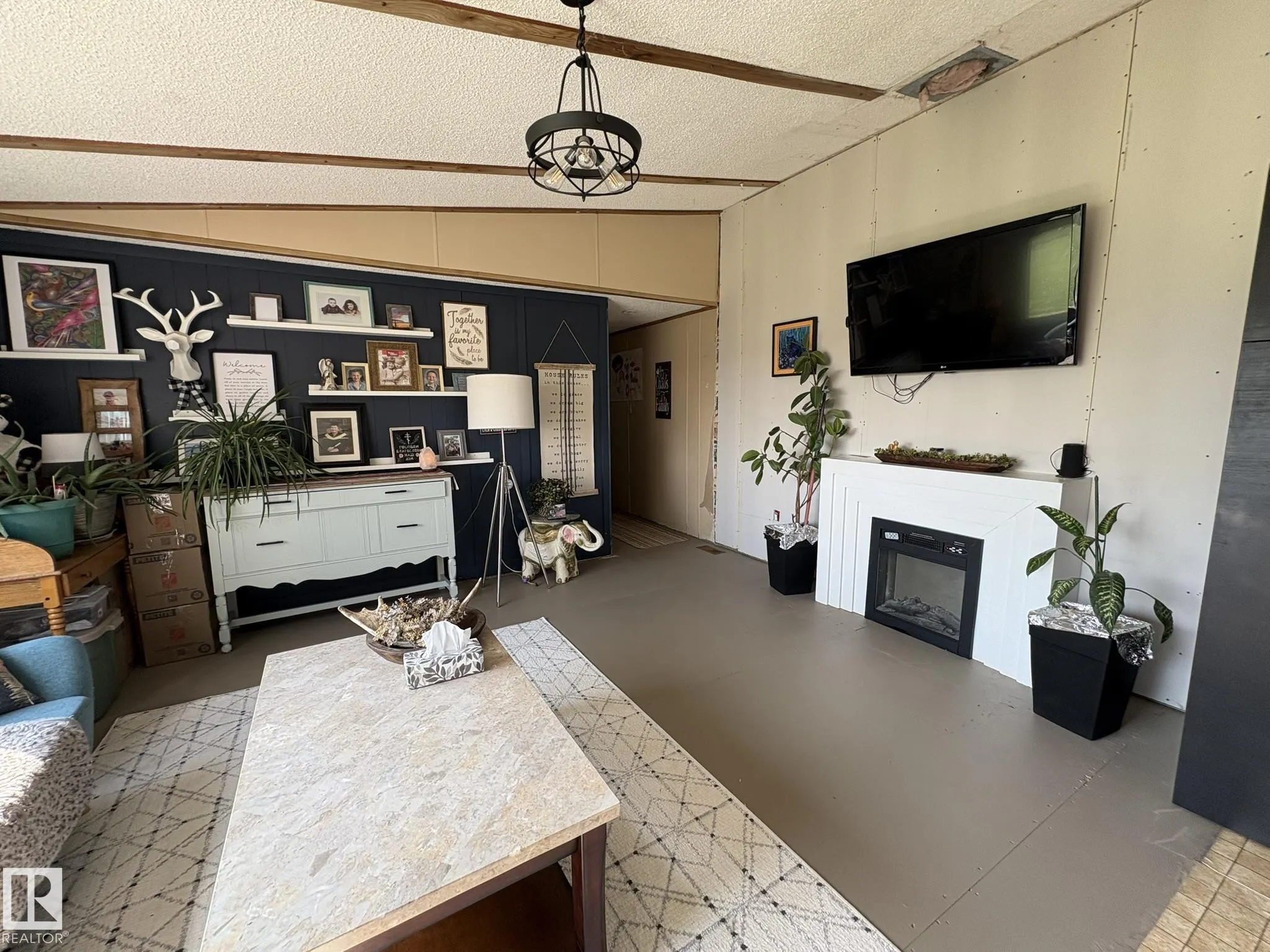 573043 163 Range Road