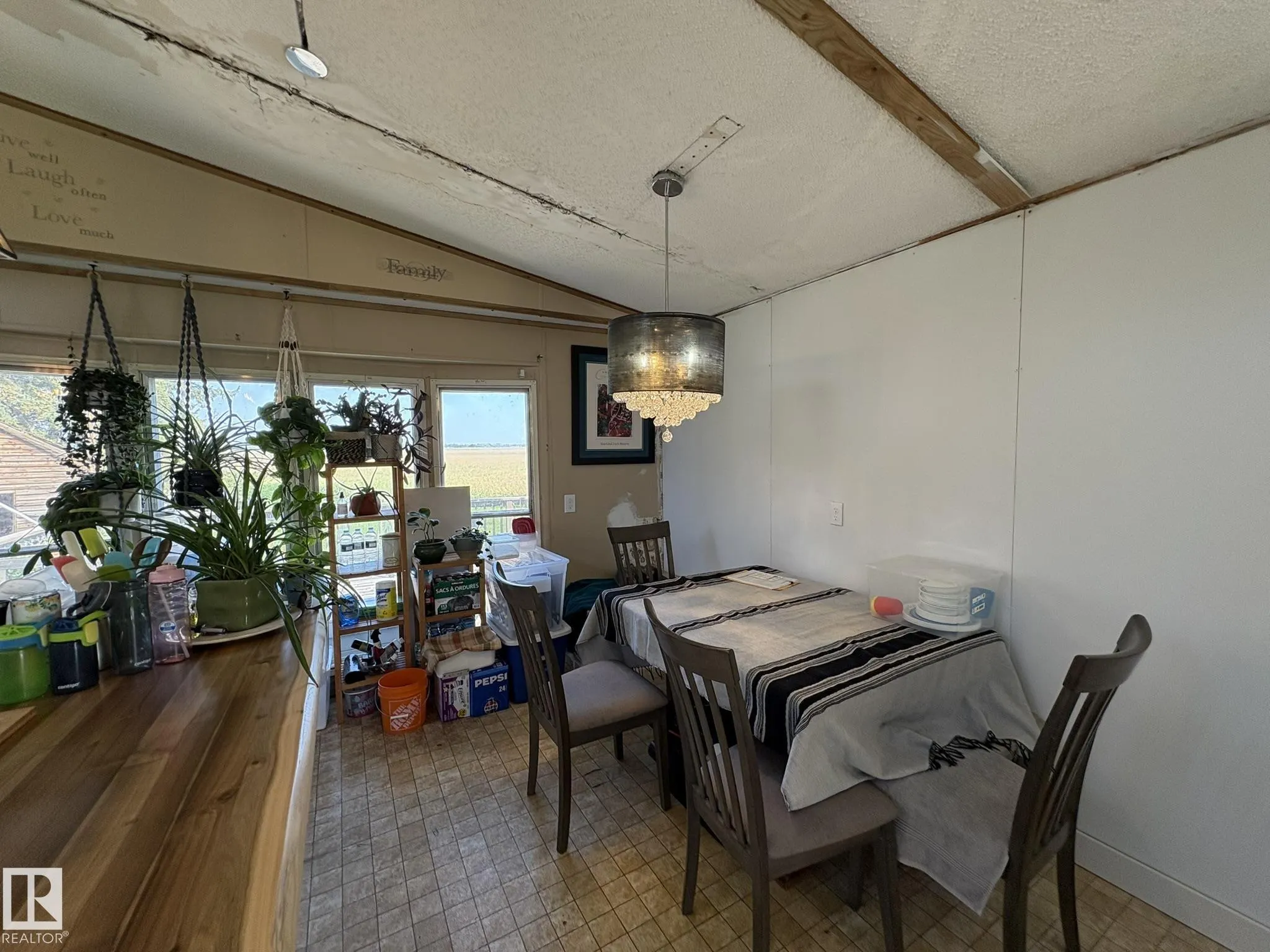 573043 163 Range Road