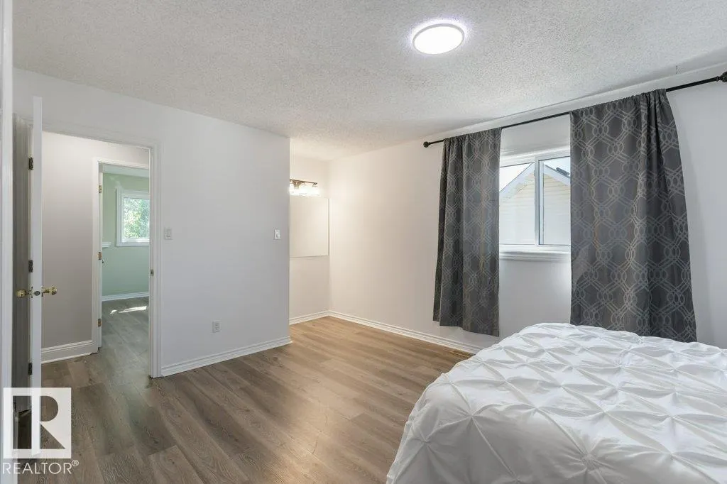 406 GRANDIN Drive