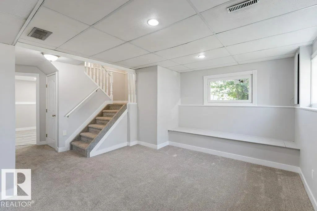 406 GRANDIN Drive