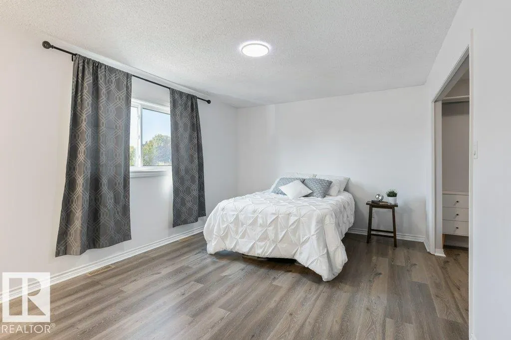 406 GRANDIN Drive