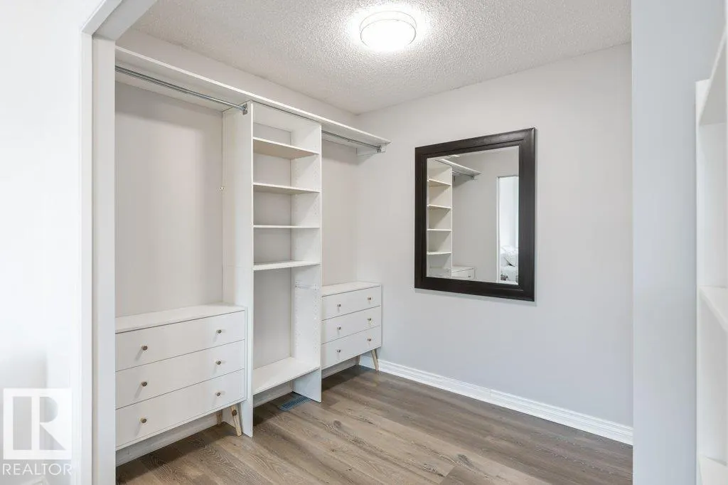 406 GRANDIN Drive