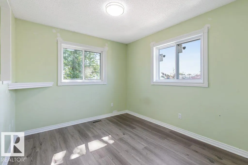 406 GRANDIN Drive